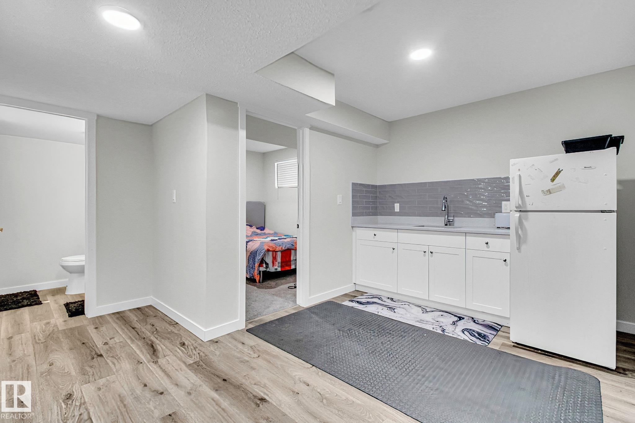 Photo 17 at 16404 12 Avenue SW, Glenridding Heights, Edmonton