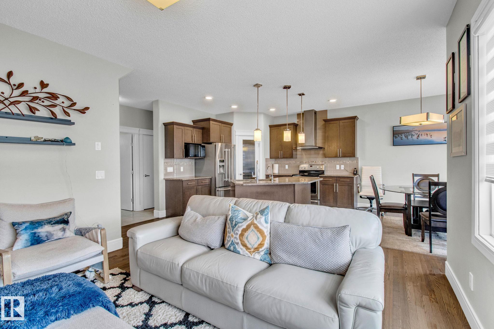 Photo 4 at 16404 12 Avenue SW, Glenridding Heights, Edmonton