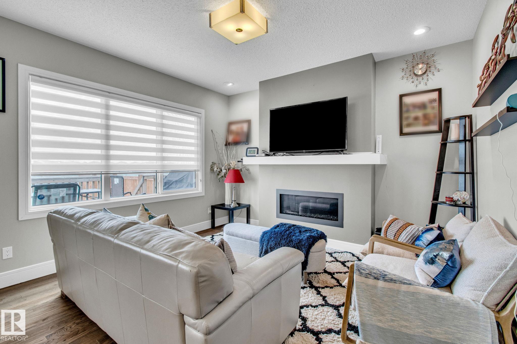 Photo 5 at 16404 12 Avenue SW, Glenridding Heights, Edmonton