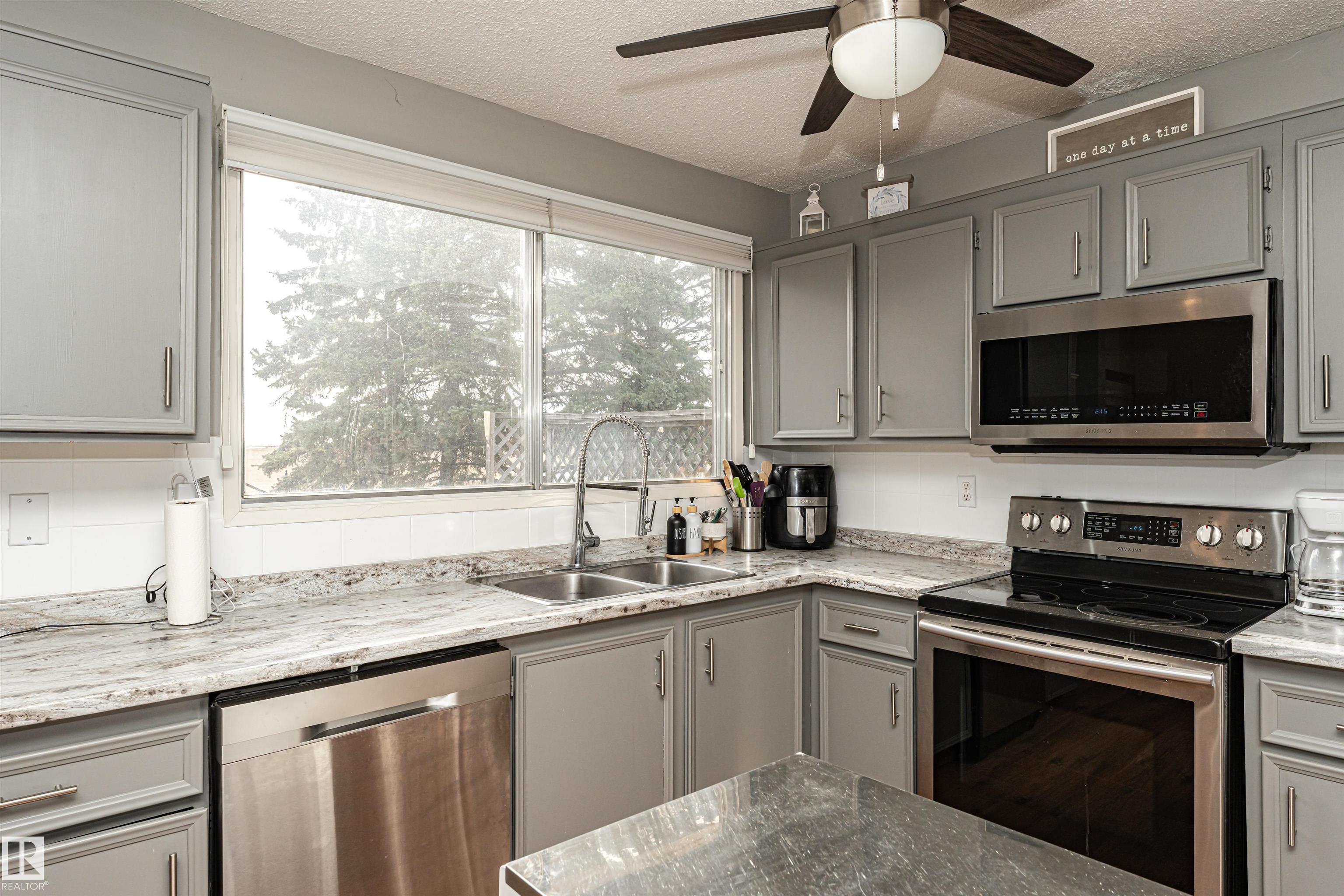 Photo 17 at 10703 95 Avenue, Morinville