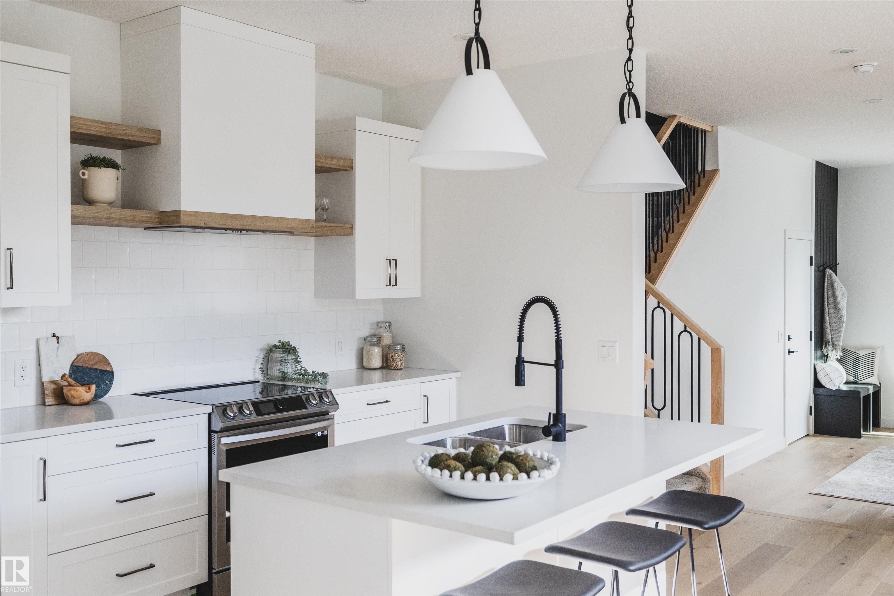 Photo 4 at 4216 121 Street NW, Aspen Gardens, Edmonton