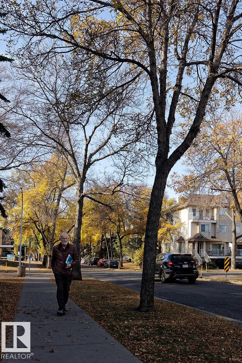 Photo 2 at 105 - 11217 103 Avenue NW, Wîhkwêntôwin, Edmonton