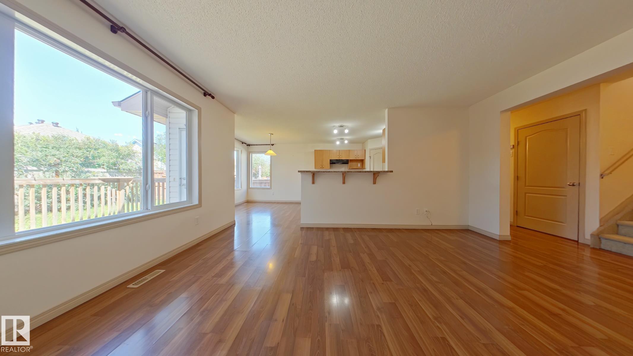 Picture for 11712 13 AV SW