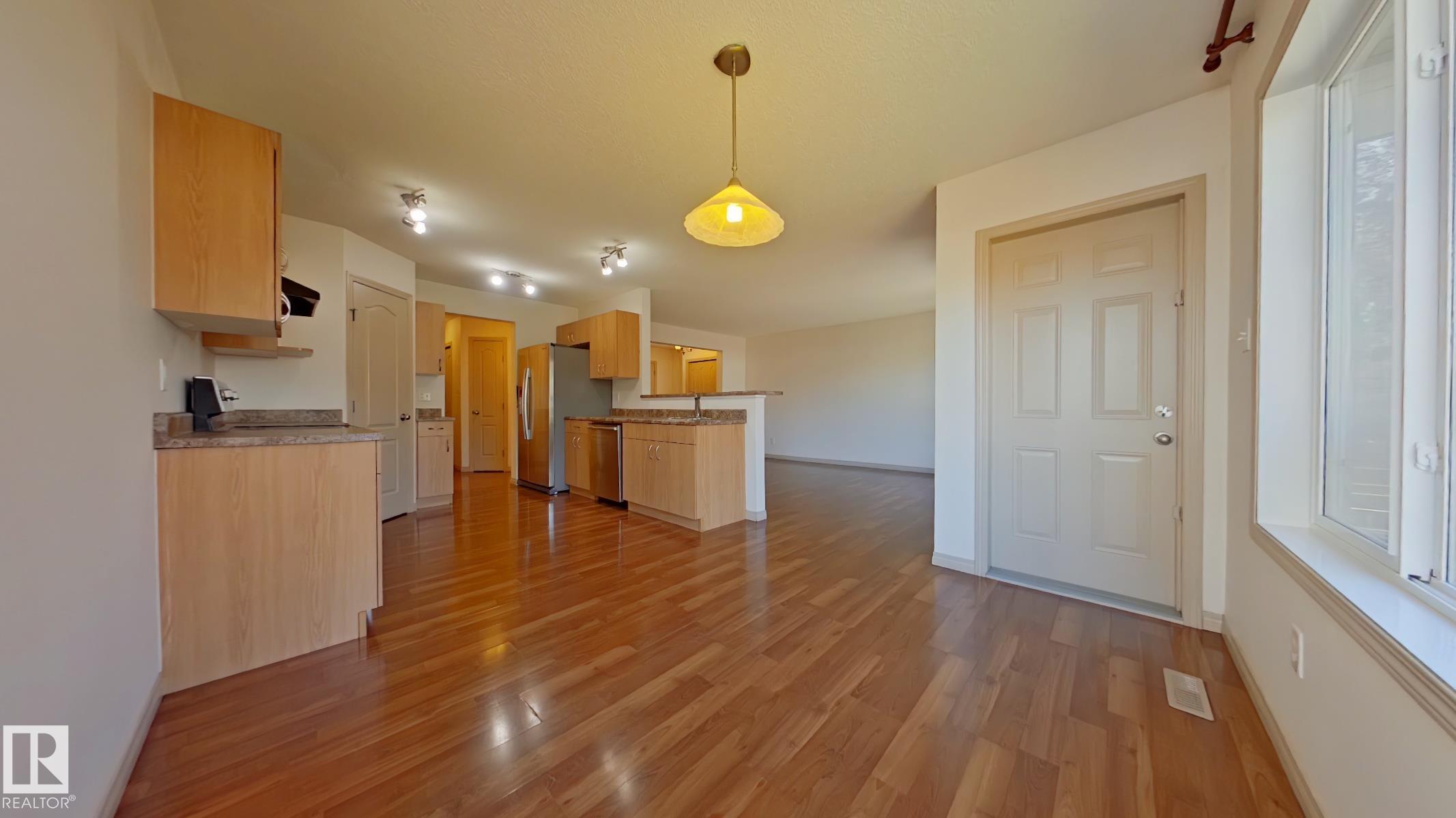 Picture for 11712 13 AV SW