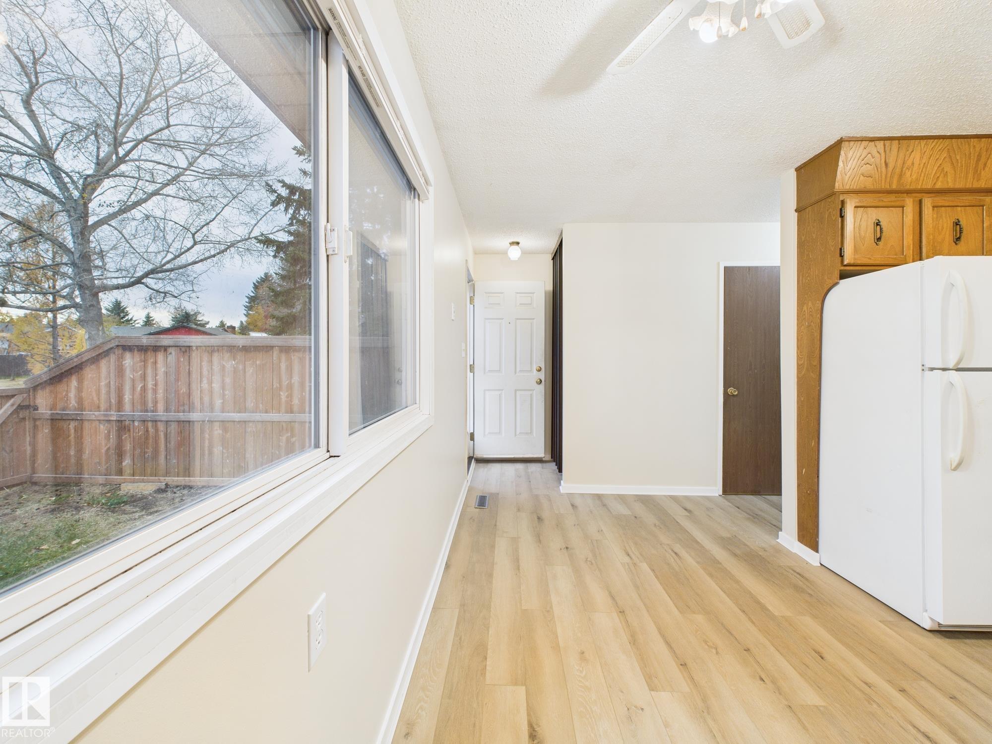 Photo 17 at 18337 93 Avenue NW, Belmead, Edmonton