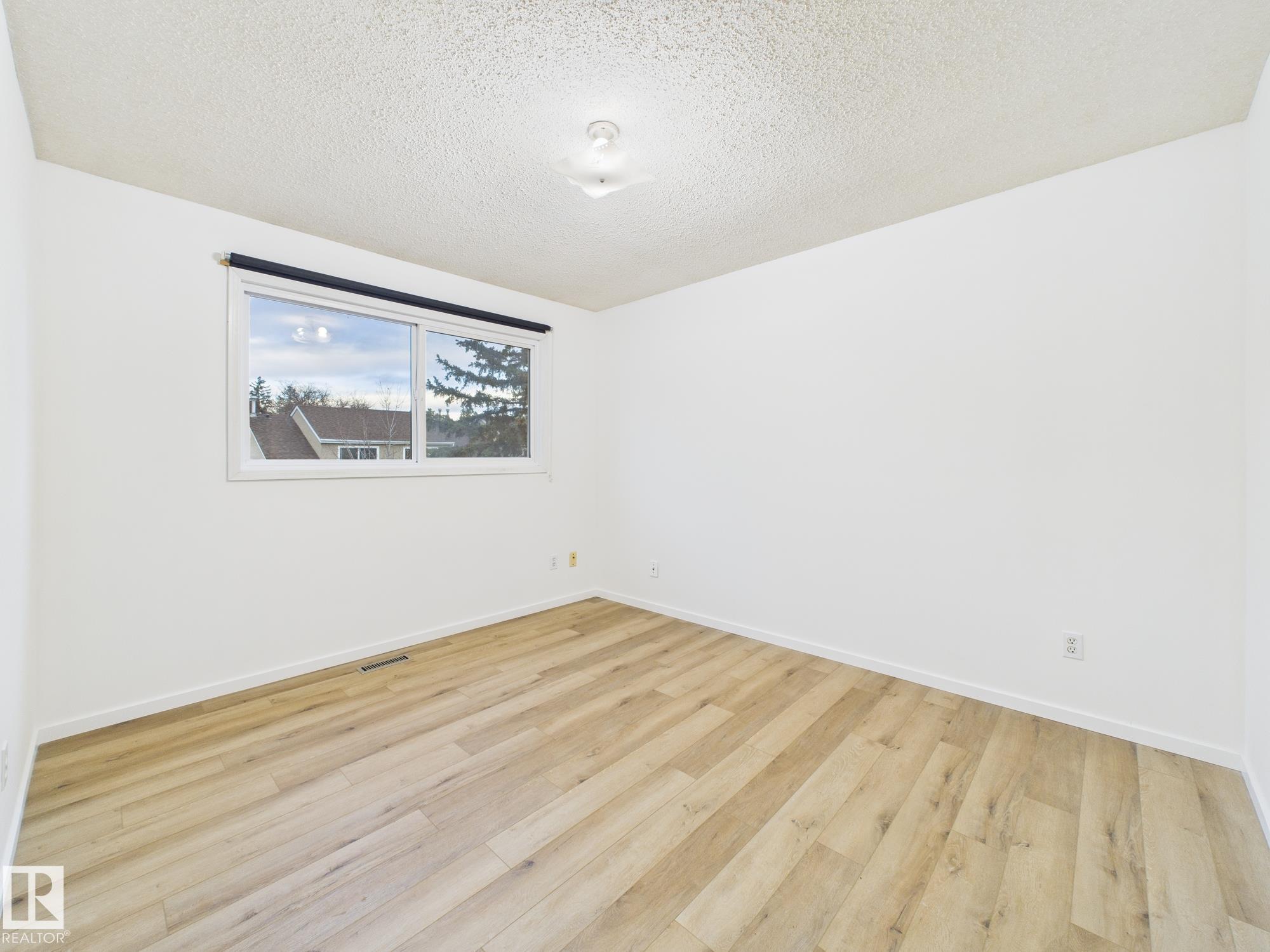 Photo 26 at 18337 93 Avenue NW, Belmead, Edmonton