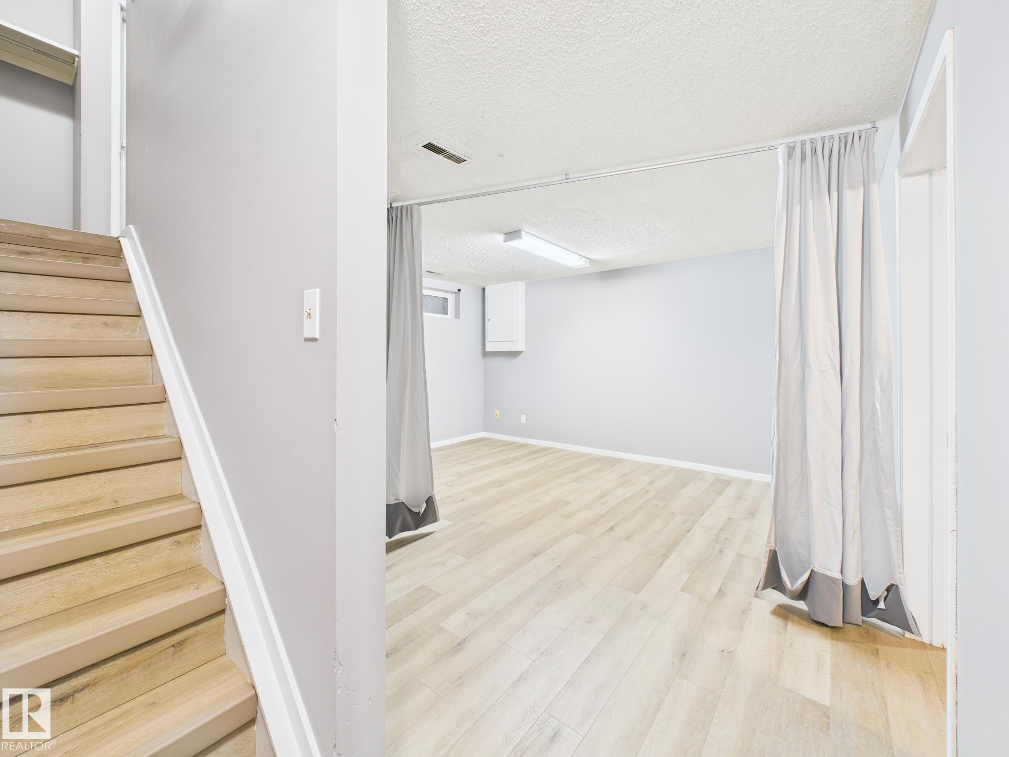 Photo 36 at 18337 93 Avenue NW, Belmead, Edmonton