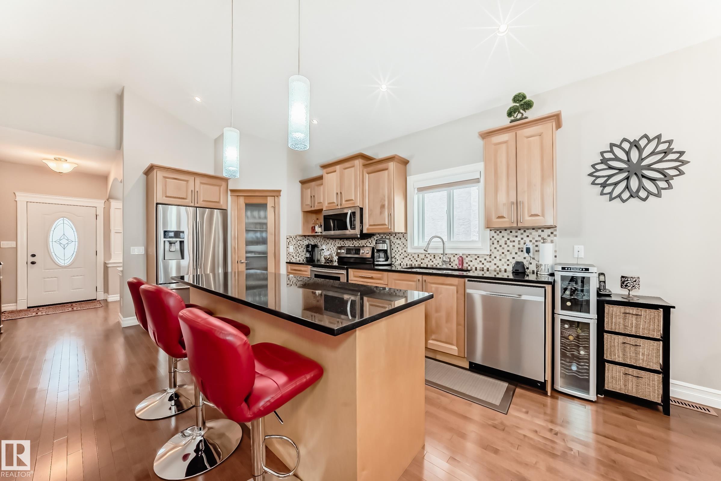 Photo 8 at 17052 71 Street NW, Schonsee, Edmonton