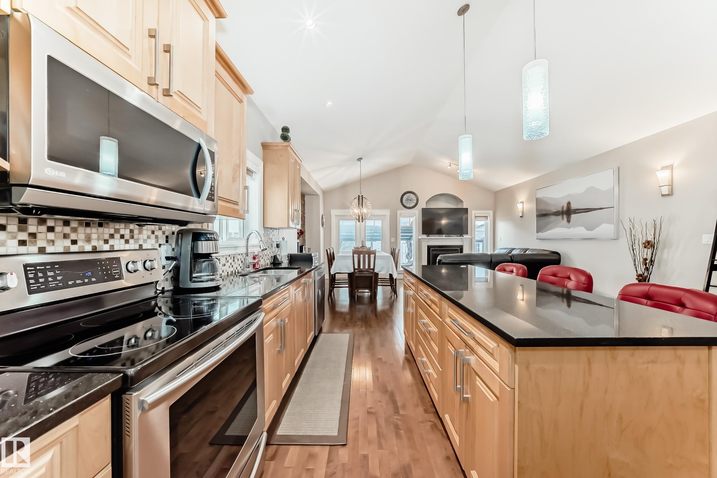 Photo 9 at 17052 71 Street NW, Schonsee, Edmonton