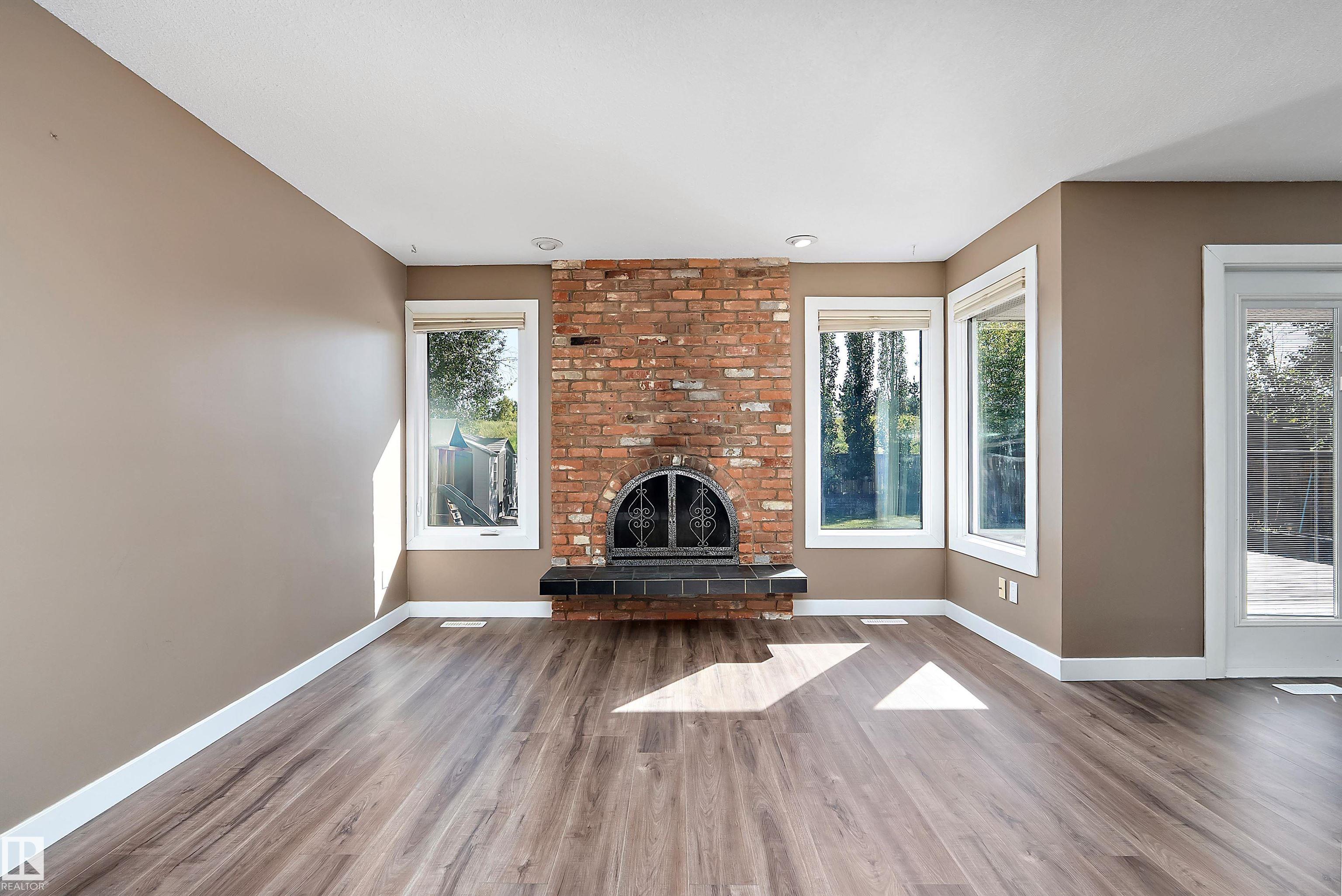 Photo 12 at 18211 80 Avenue NW, Aldergrove, Edmonton