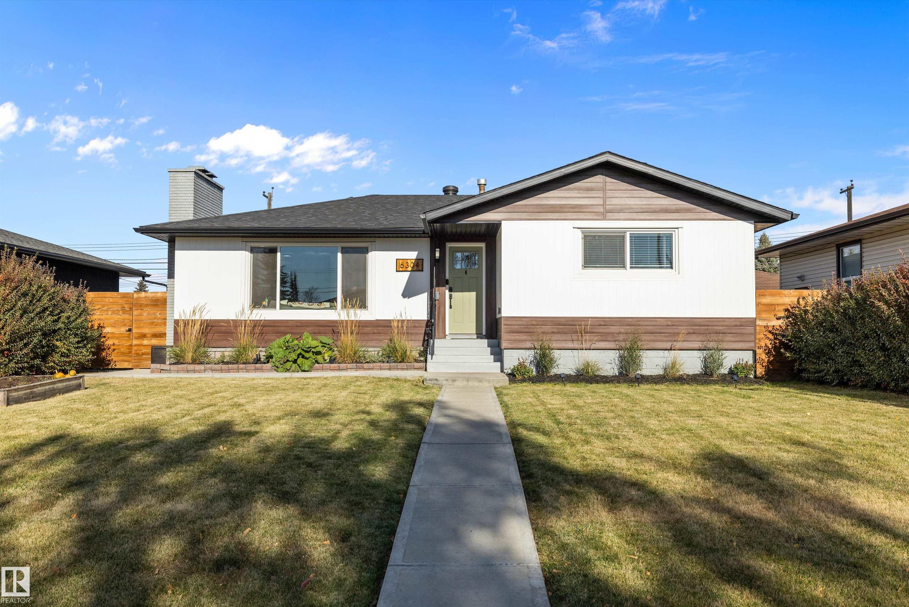 Photo 2 at 6304 94a Avenue NW, Ottewell, Edmonton