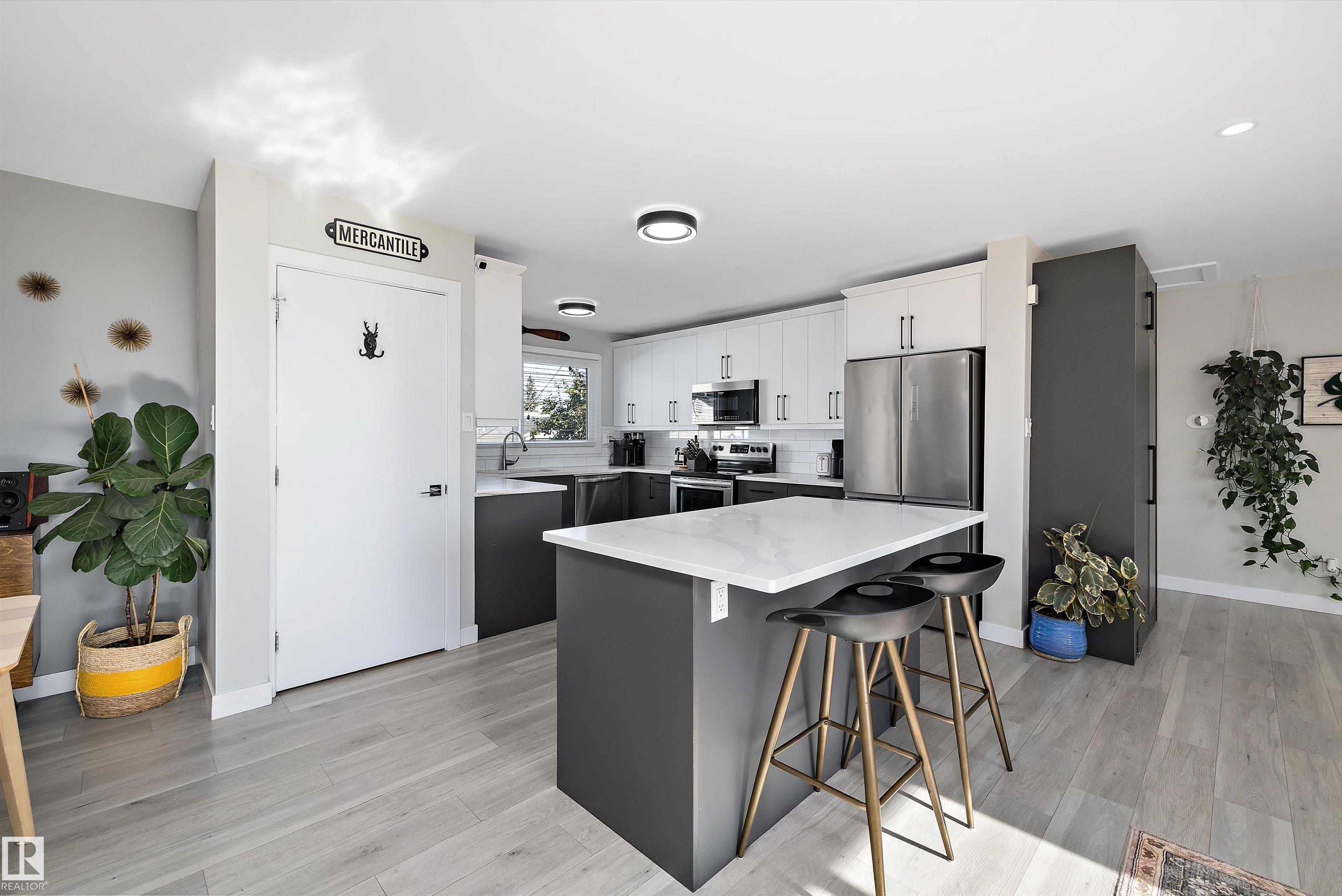 Photo 15 at 6304 94a Avenue NW, Ottewell, Edmonton