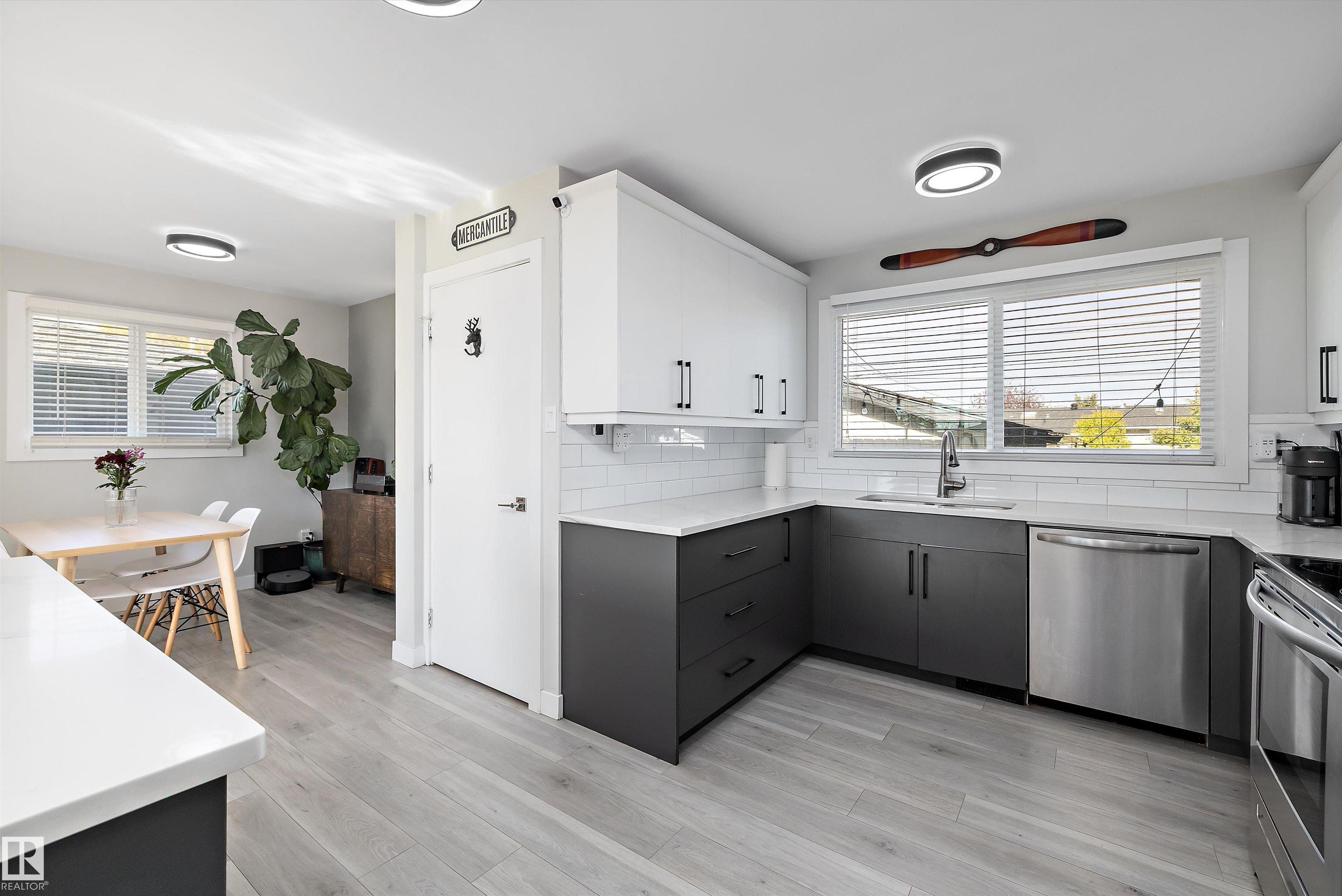 Photo 17 at 6304 94a Avenue NW, Ottewell, Edmonton