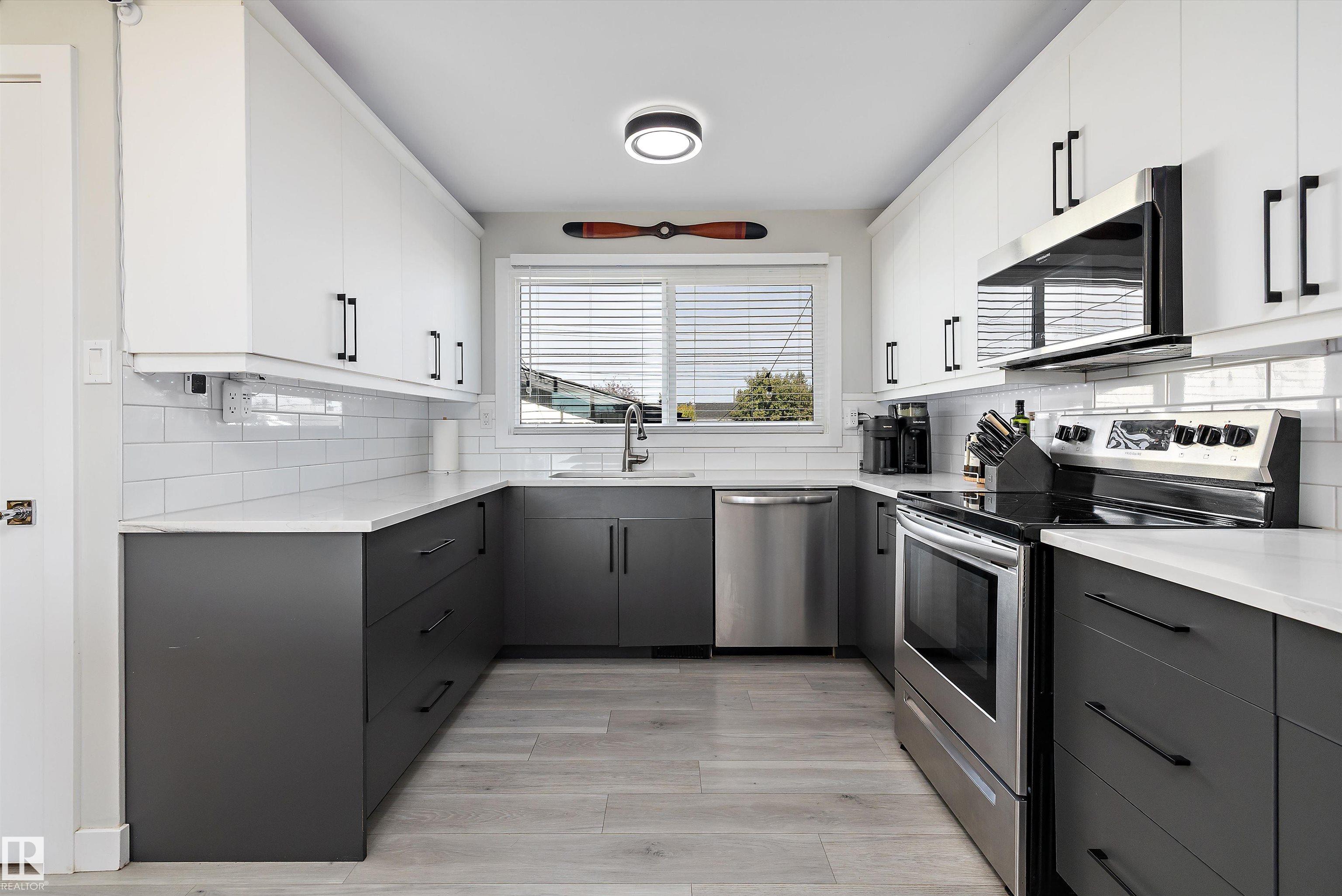 Photo 19 at 6304 94a Avenue NW, Ottewell, Edmonton