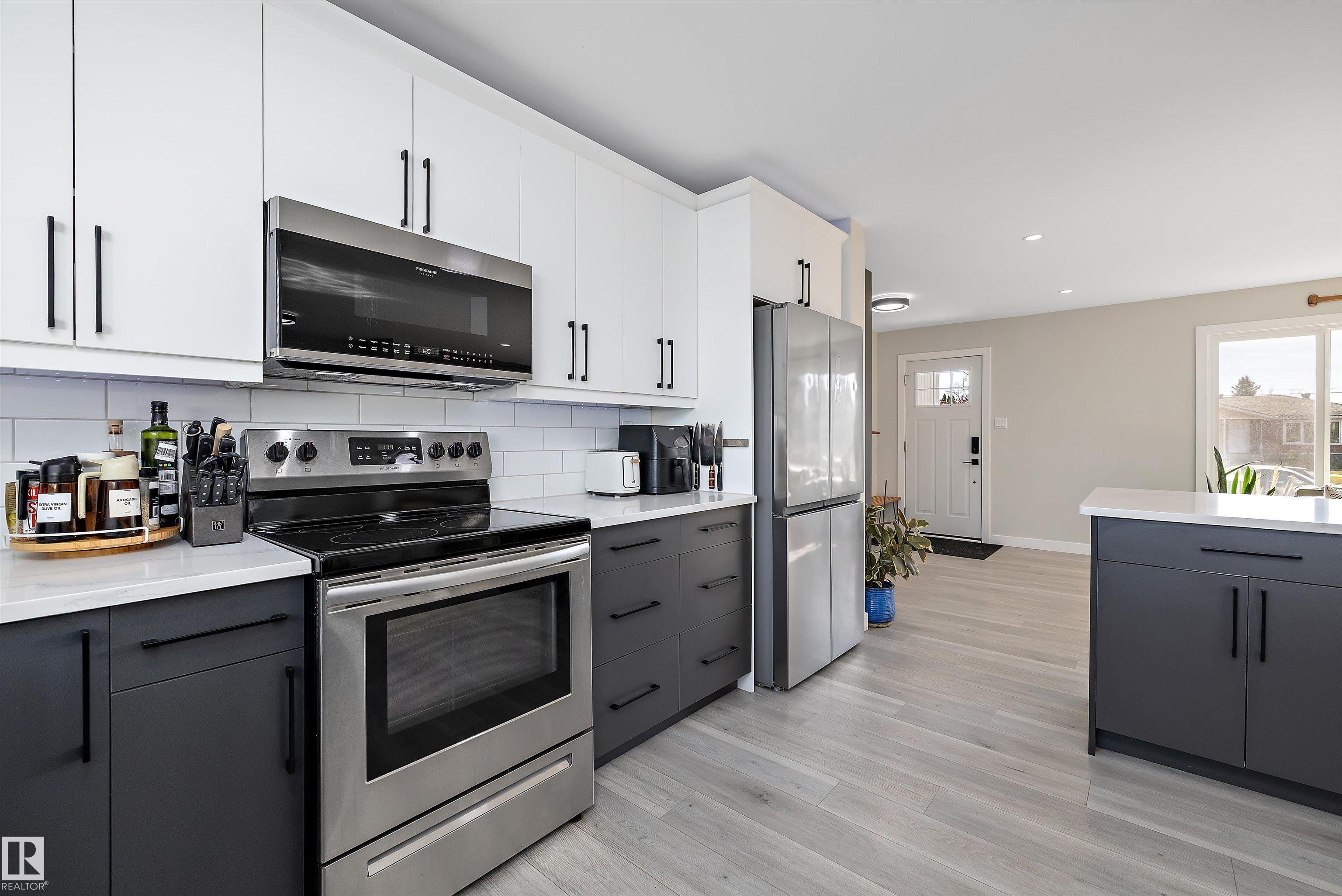 Photo 20 at 6304 94a Avenue NW, Ottewell, Edmonton