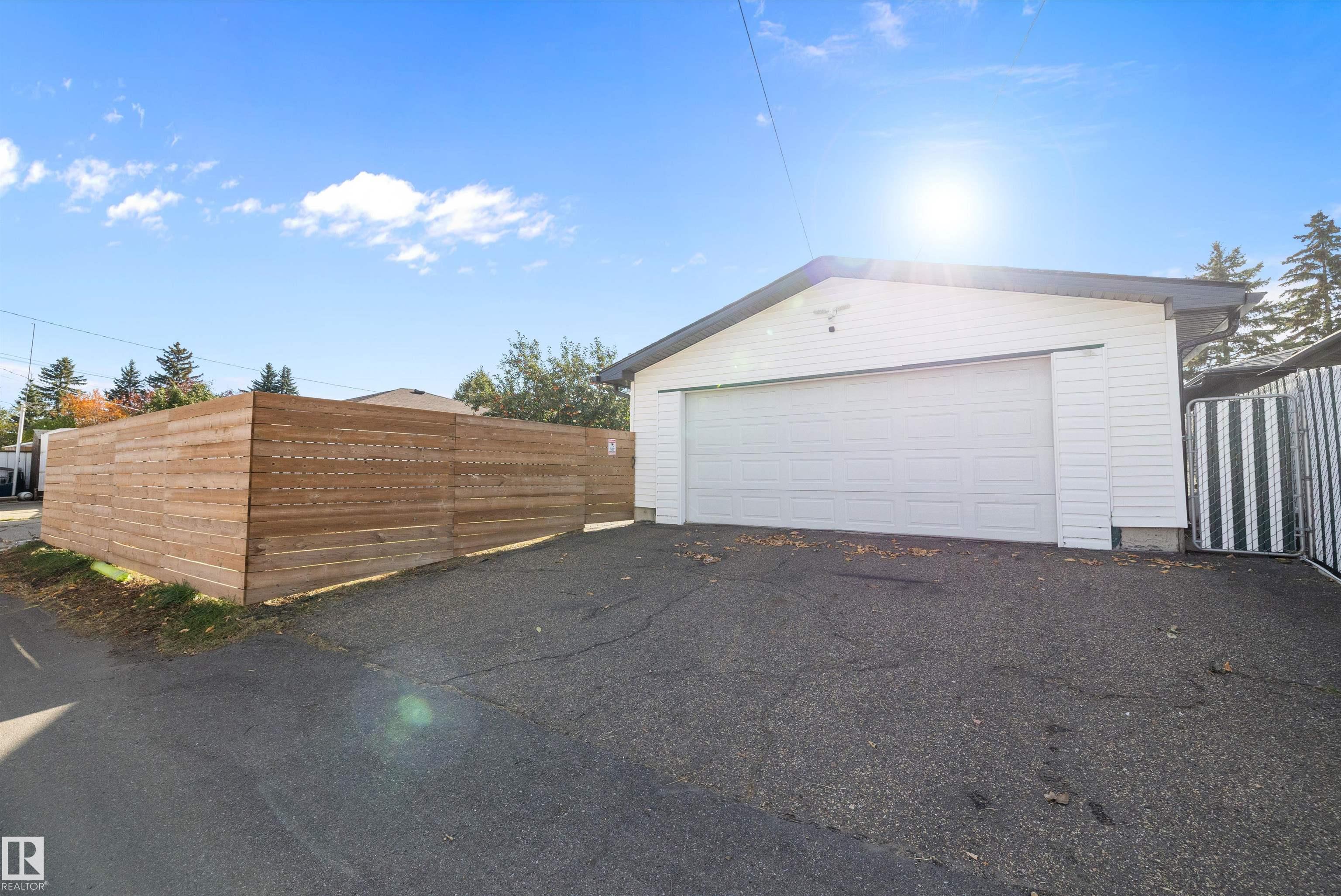 Photo 49 at 6304 94a Avenue NW, Ottewell, Edmonton