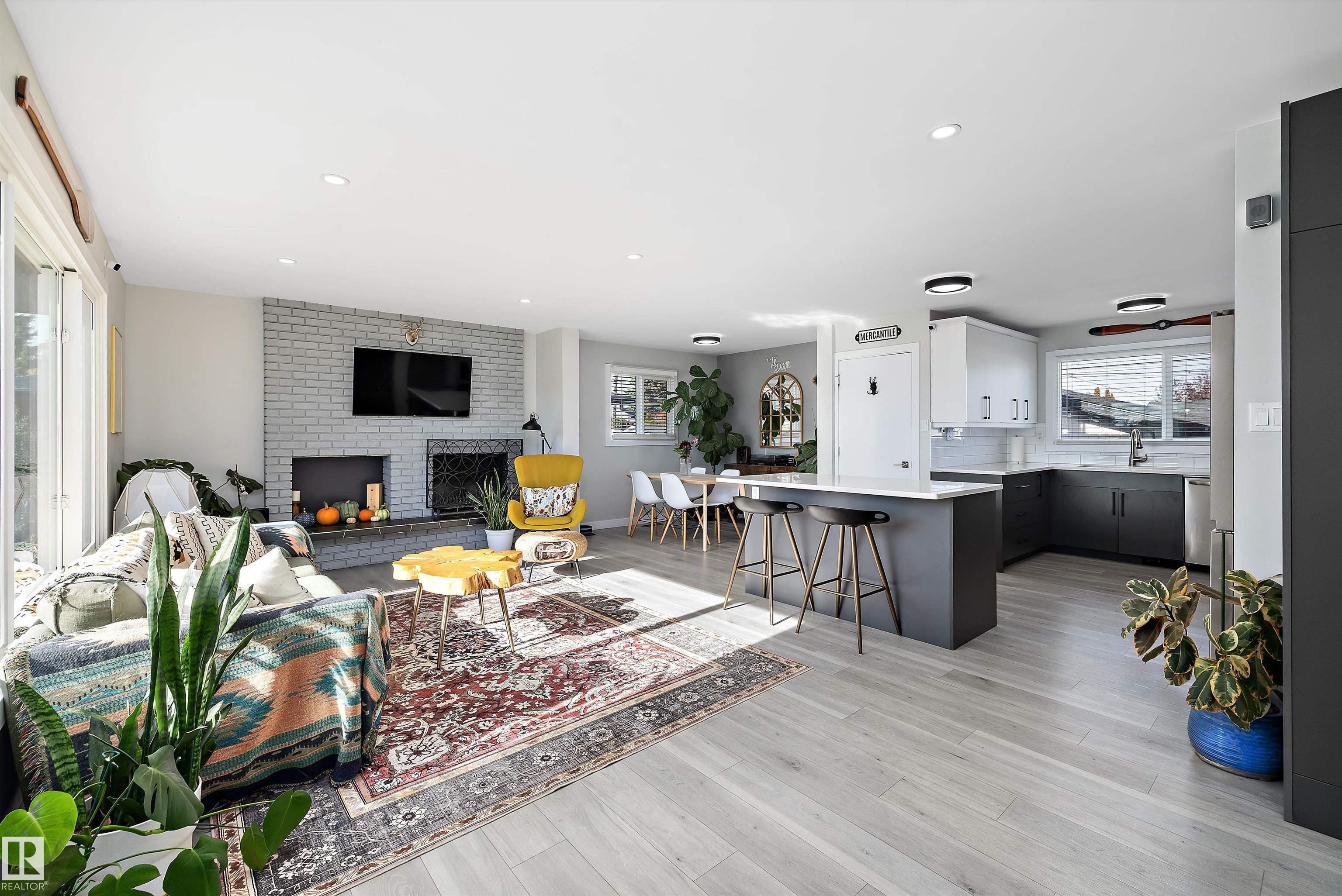 Photo 7 at 6304 94a Avenue NW, Ottewell, Edmonton