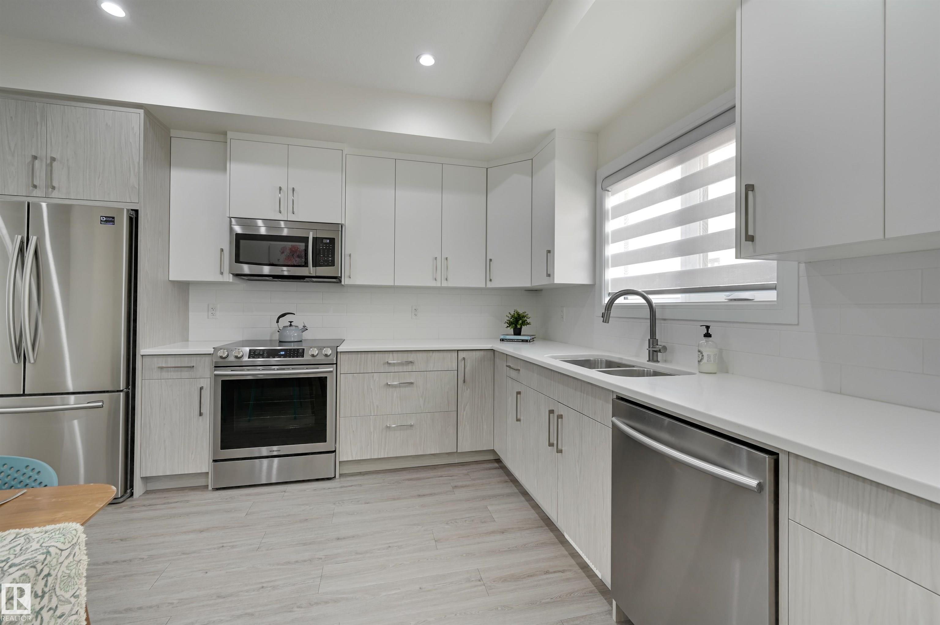 Photo 11 at 14916 108 Avenue NW, High Park, Edmonton