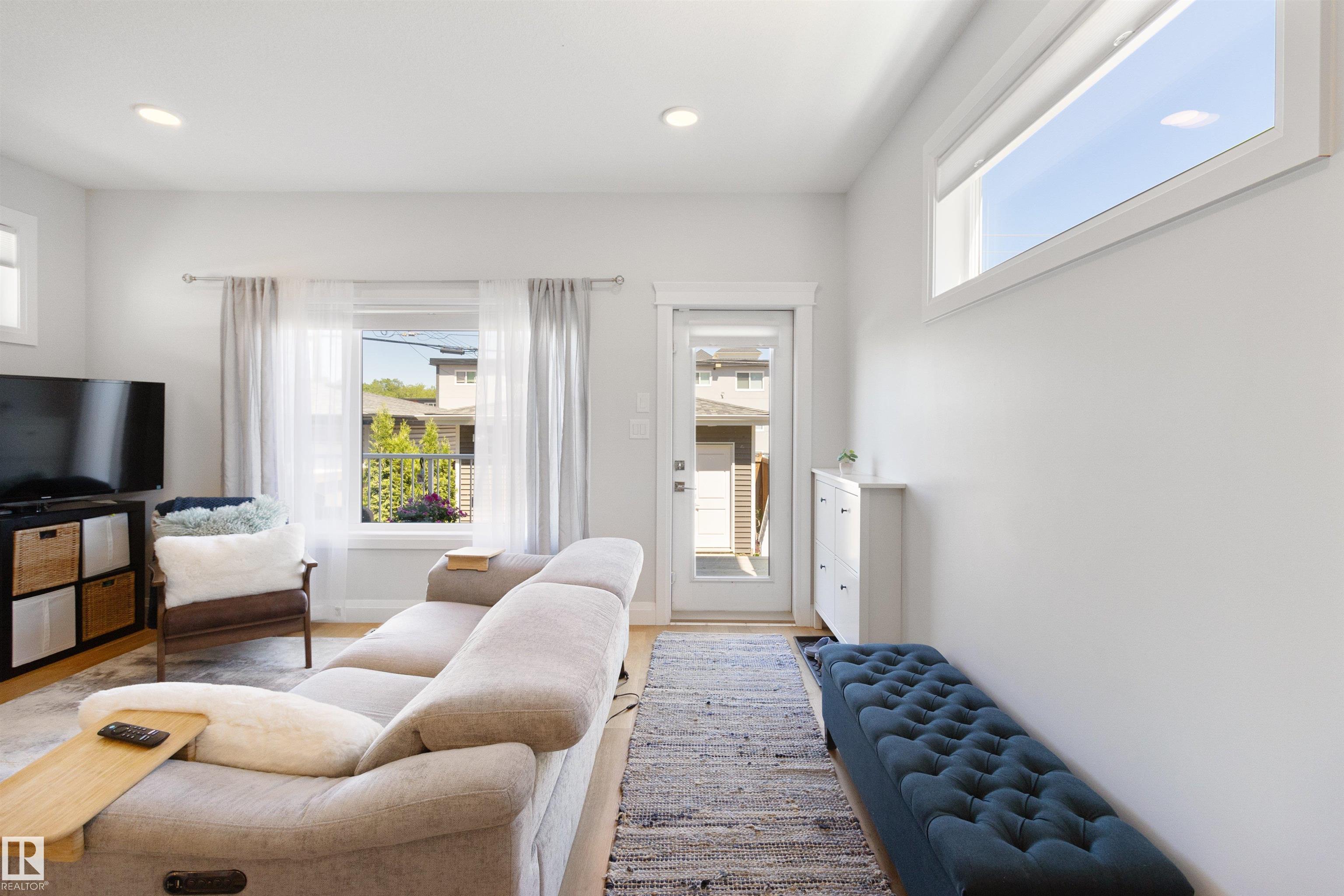 Photo 14 at 8534 81 Avenue NW, King Edward Park, Edmonton