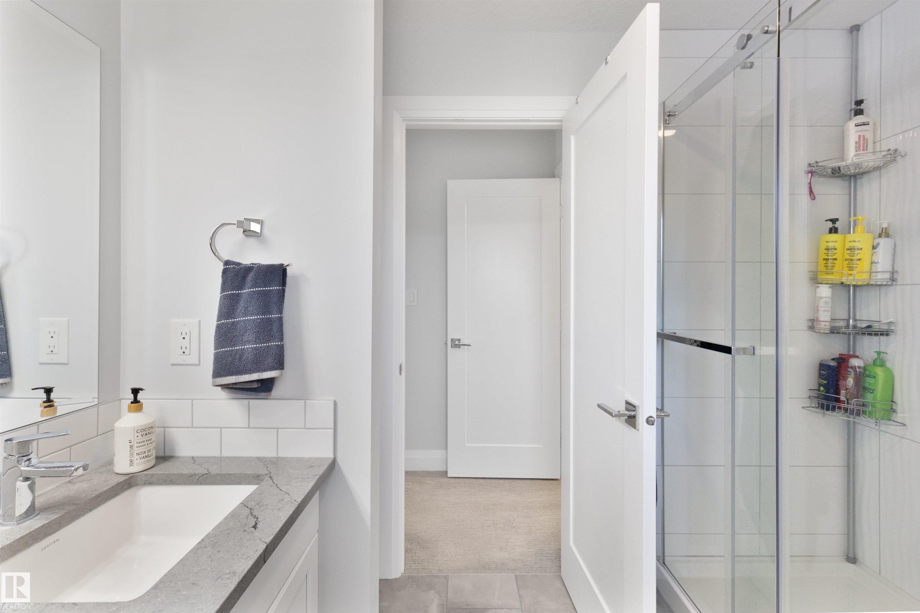 Photo 23 at 8534 81 Avenue NW, King Edward Park, Edmonton