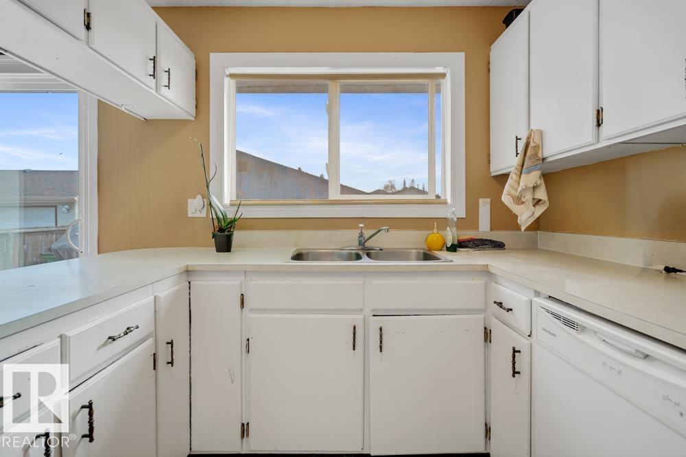 Photo 12 at 10627 168 Avenue NW, Baturyn, Edmonton