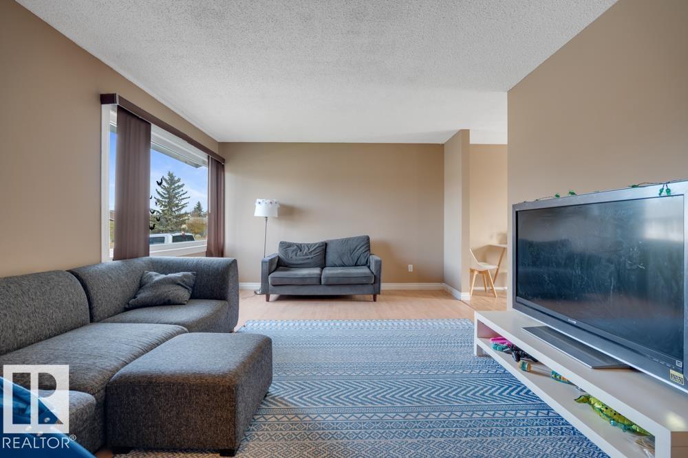 Photo 9 at 10627 168 Avenue NW, Baturyn, Edmonton