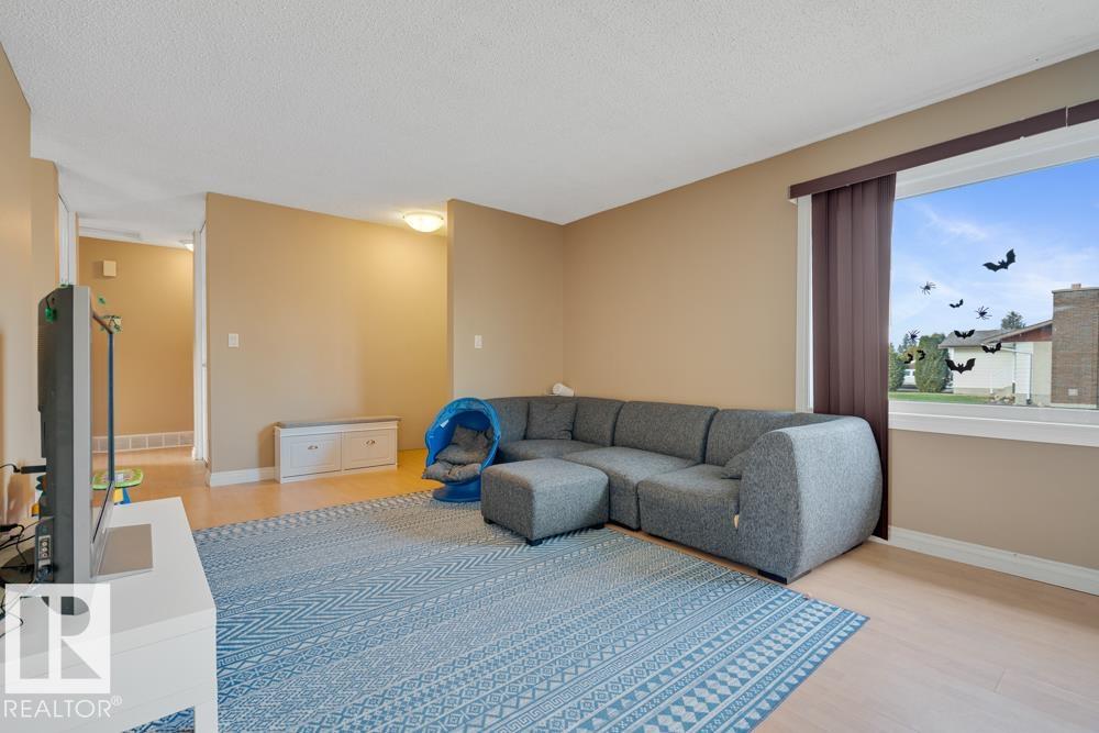 Photo 10 at 10627 168 Avenue NW, Baturyn, Edmonton