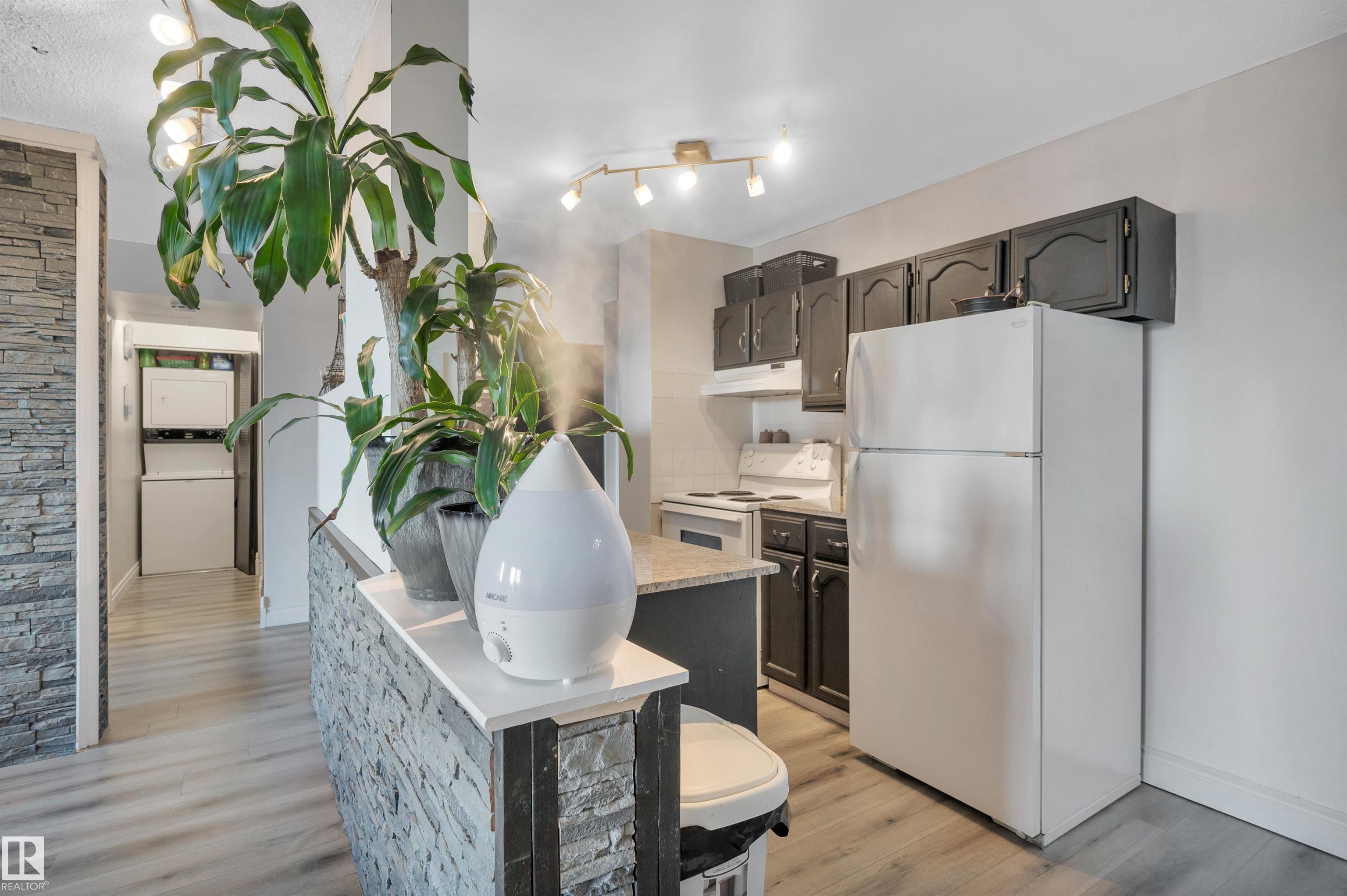 Photo 10 at 802 - 10145 109 Street NW, Downtown, Edmonton