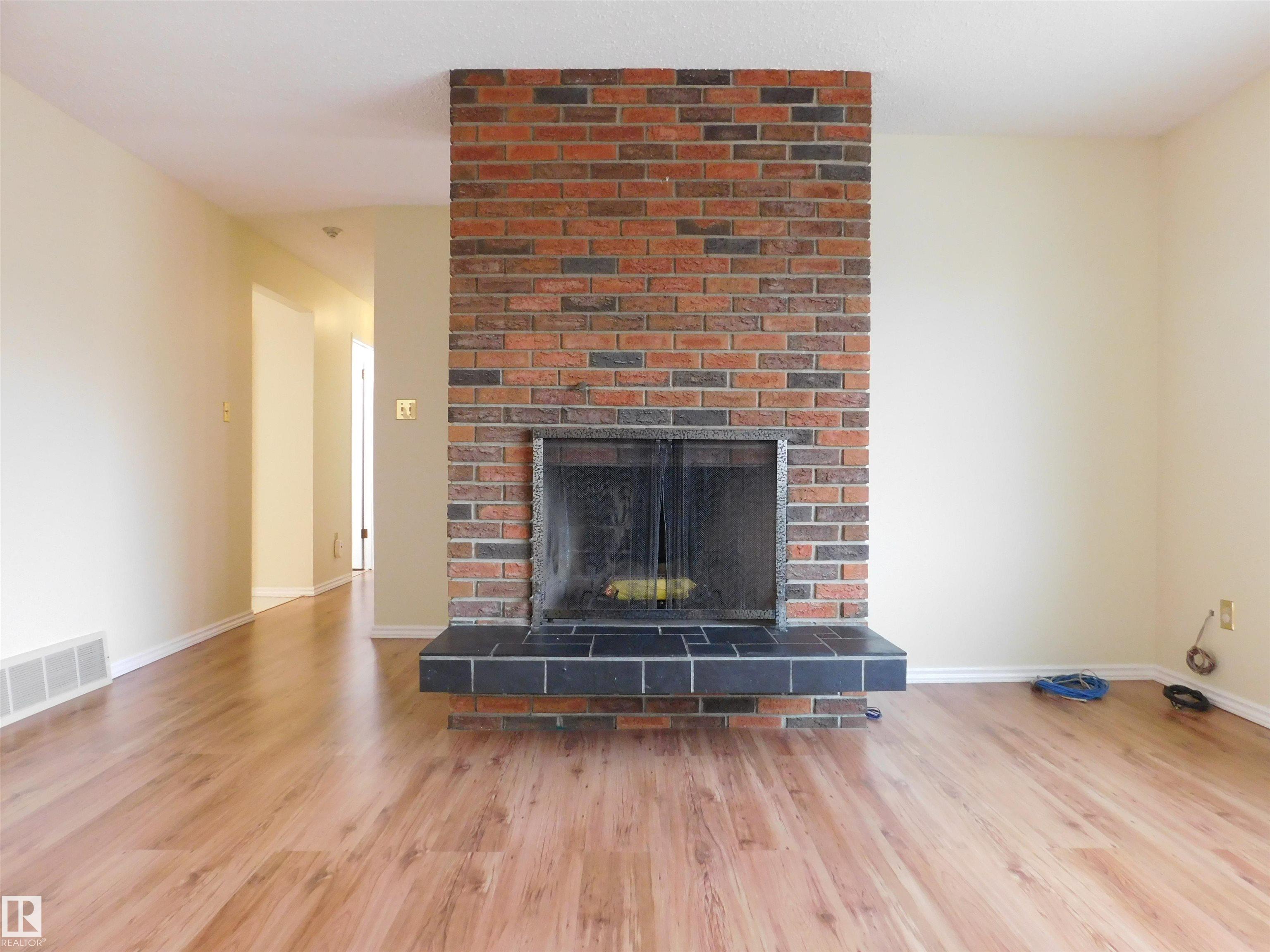 Photo 5 at 9311 187 Street NW, Belmead, Edmonton