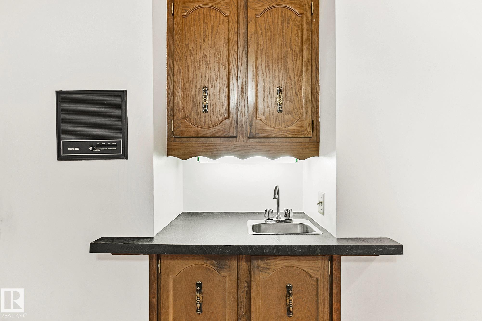 Photo 19 at 186 Willow Way NW, Westridge, Edmonton