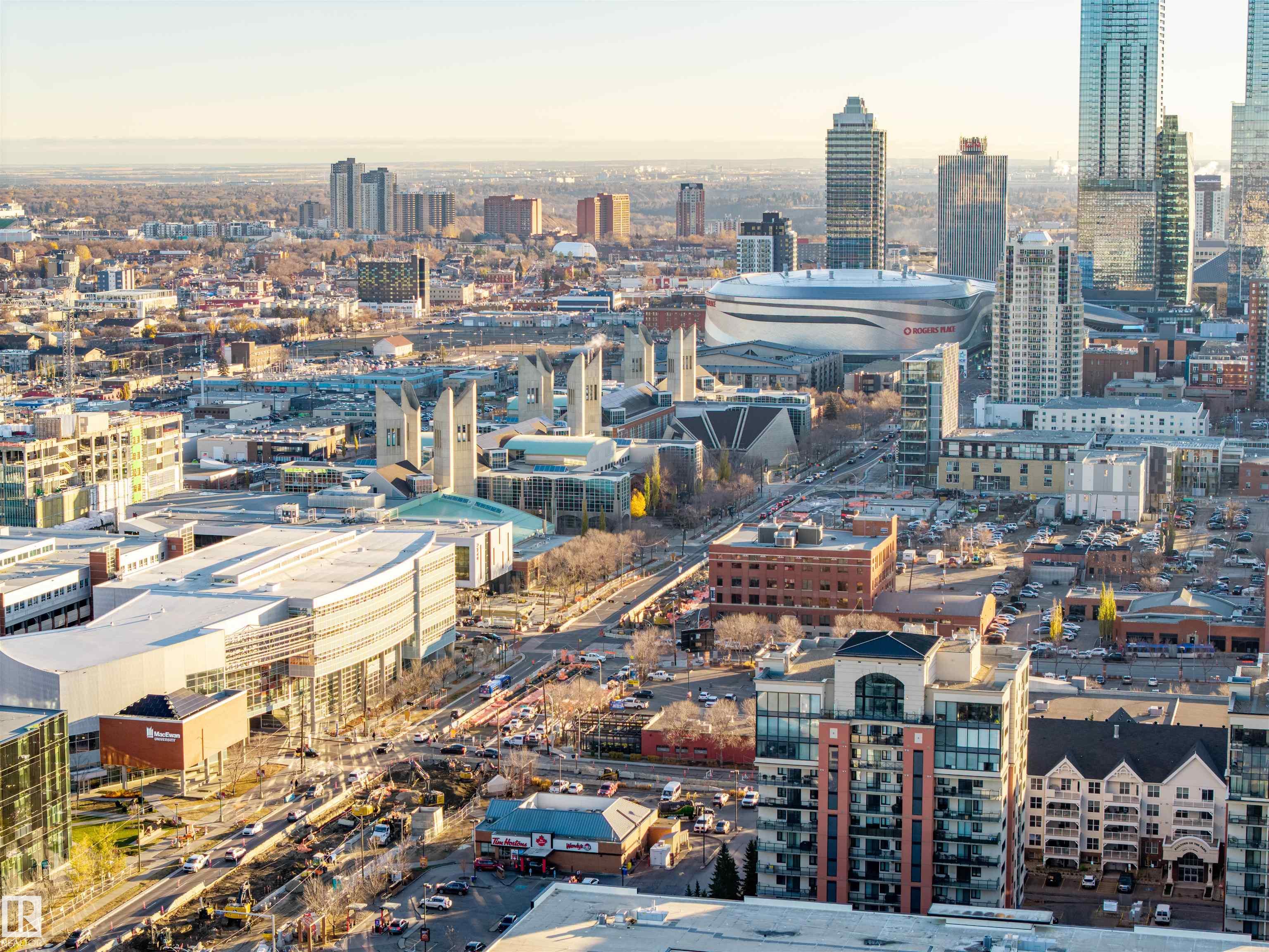 Photo 3 at 609 - 10333 112 Street NW, Wîhkwêntôwin, Edmonton