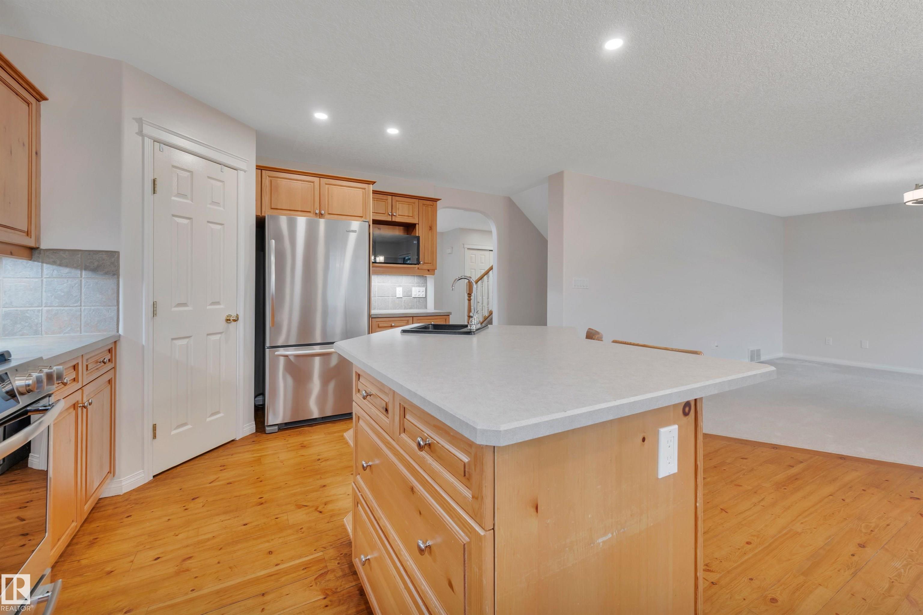 Photo 22 at 1330 118a Street NW, Twin Brooks, Edmonton