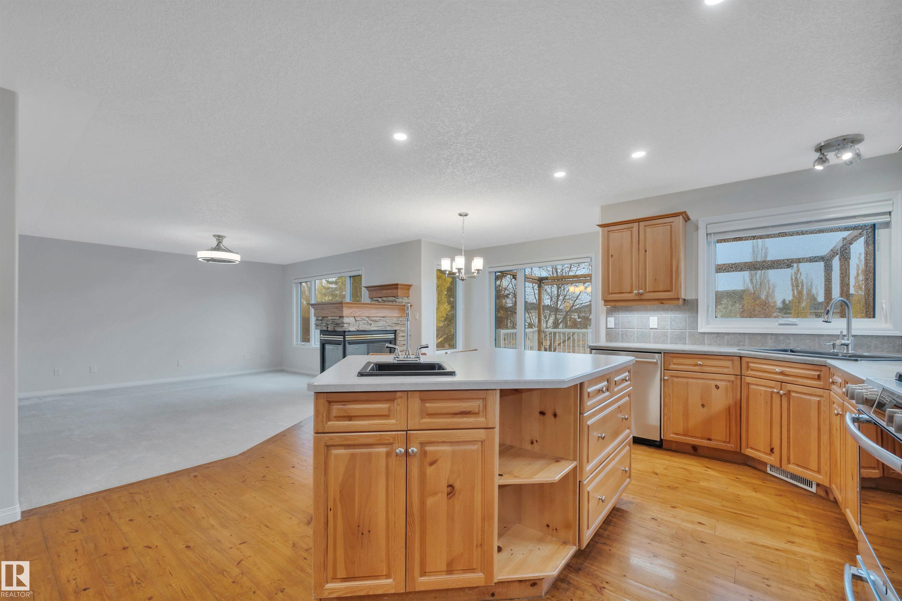 Photo 23 at 1330 118a Street NW, Twin Brooks, Edmonton