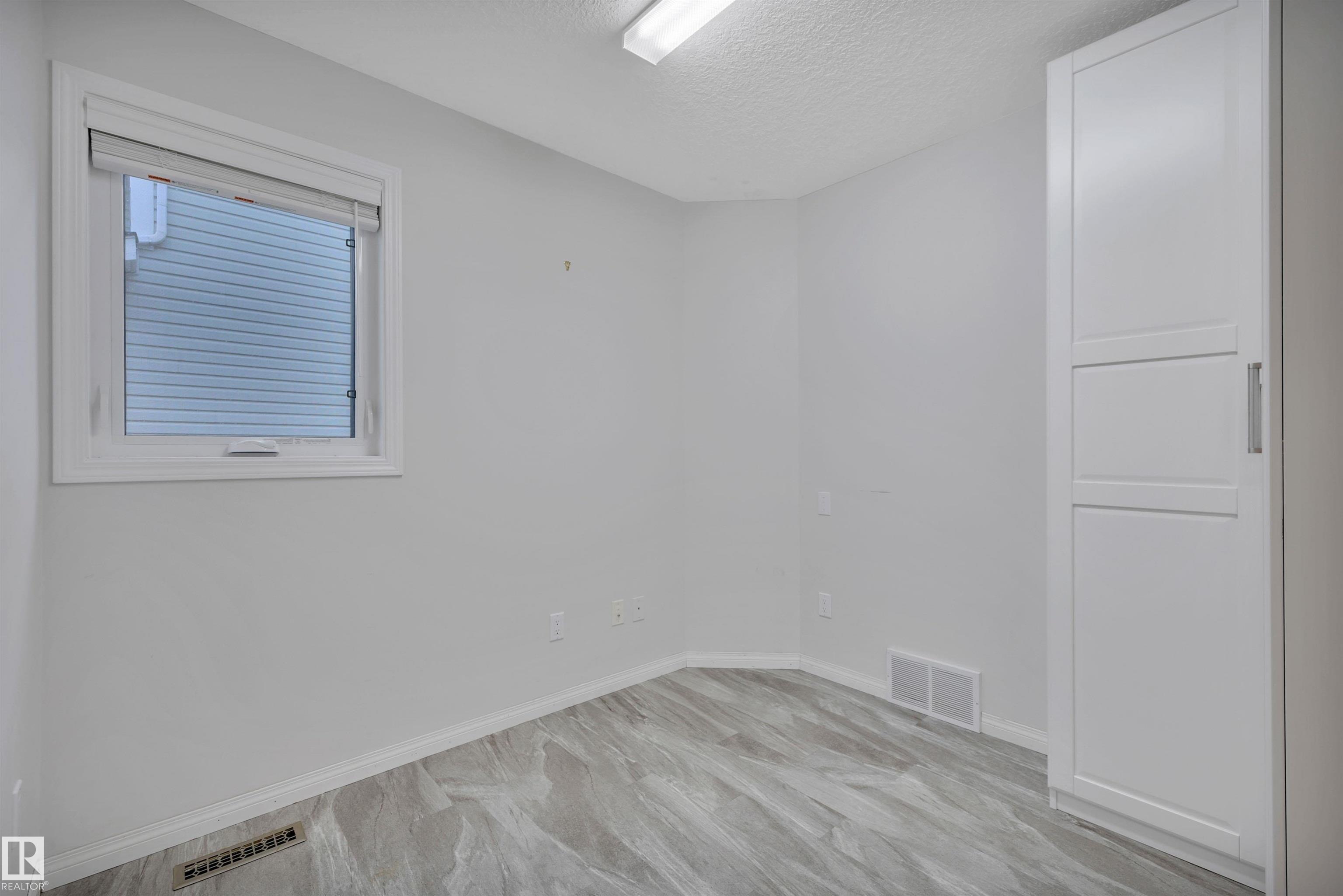 Photo 24 at 1330 118a Street NW, Twin Brooks, Edmonton