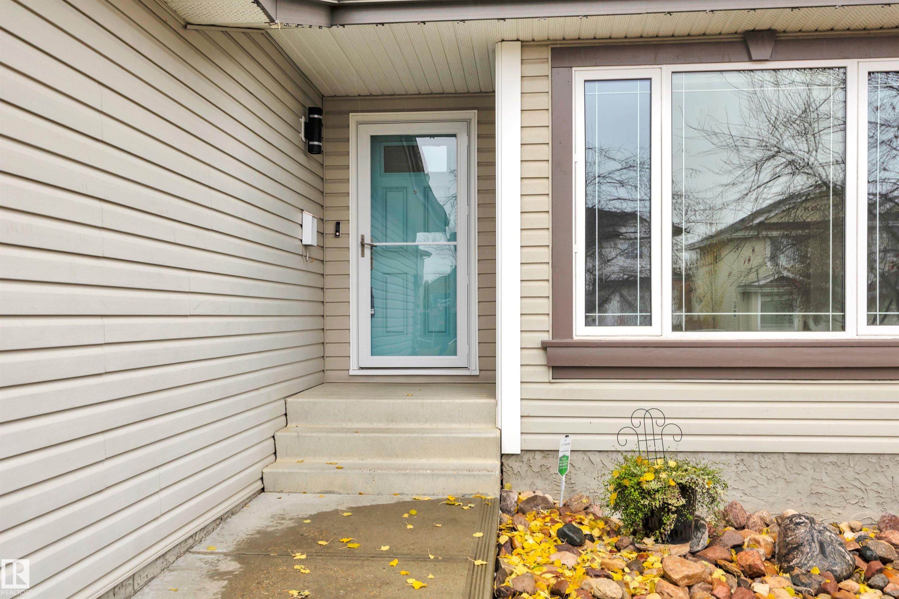 Photo 5 at 1330 118a Street NW, Twin Brooks, Edmonton