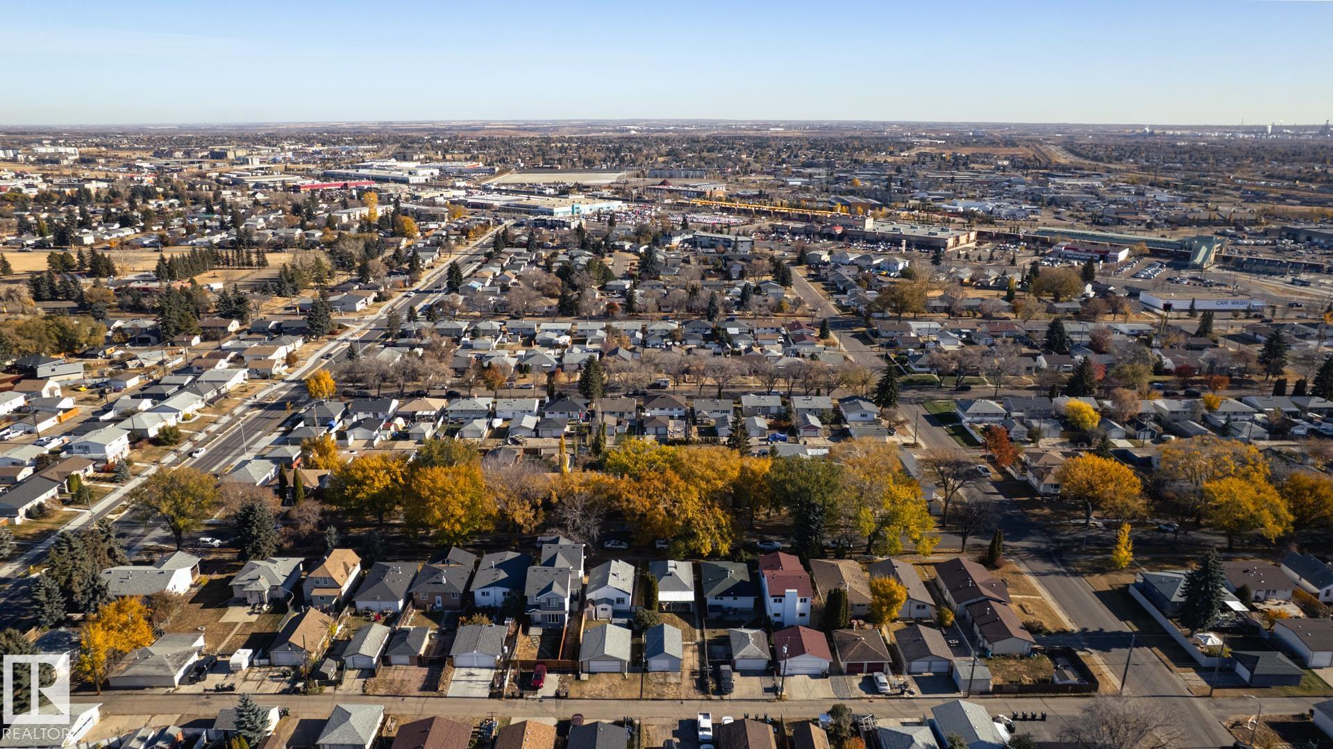 Photo 11 at 13126 64 Street NW, Belvedere, Edmonton