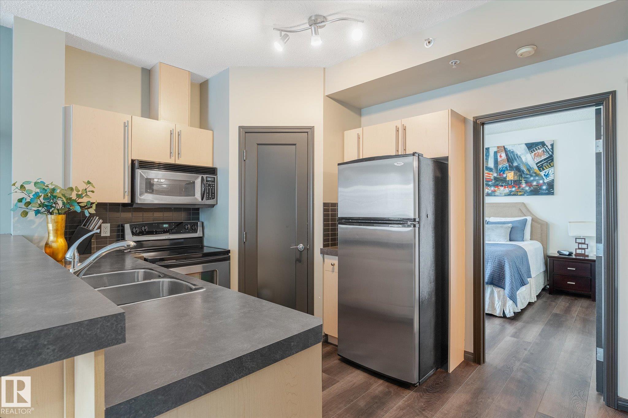 Photo 12 at 506 - 10504 99 Avenue NW, Downtown, Edmonton