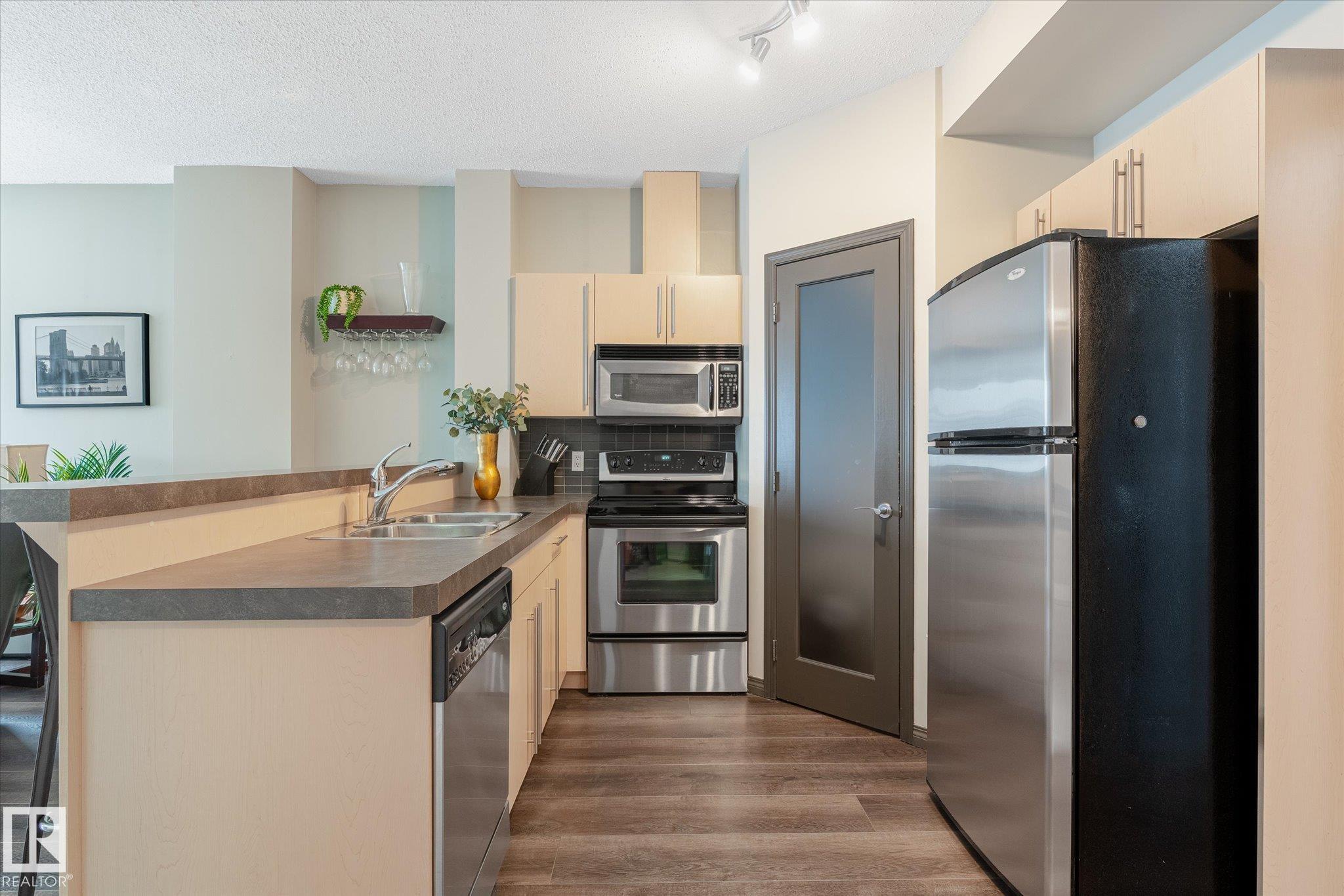 Photo 13 at 506 - 10504 99 Avenue NW, Downtown, Edmonton