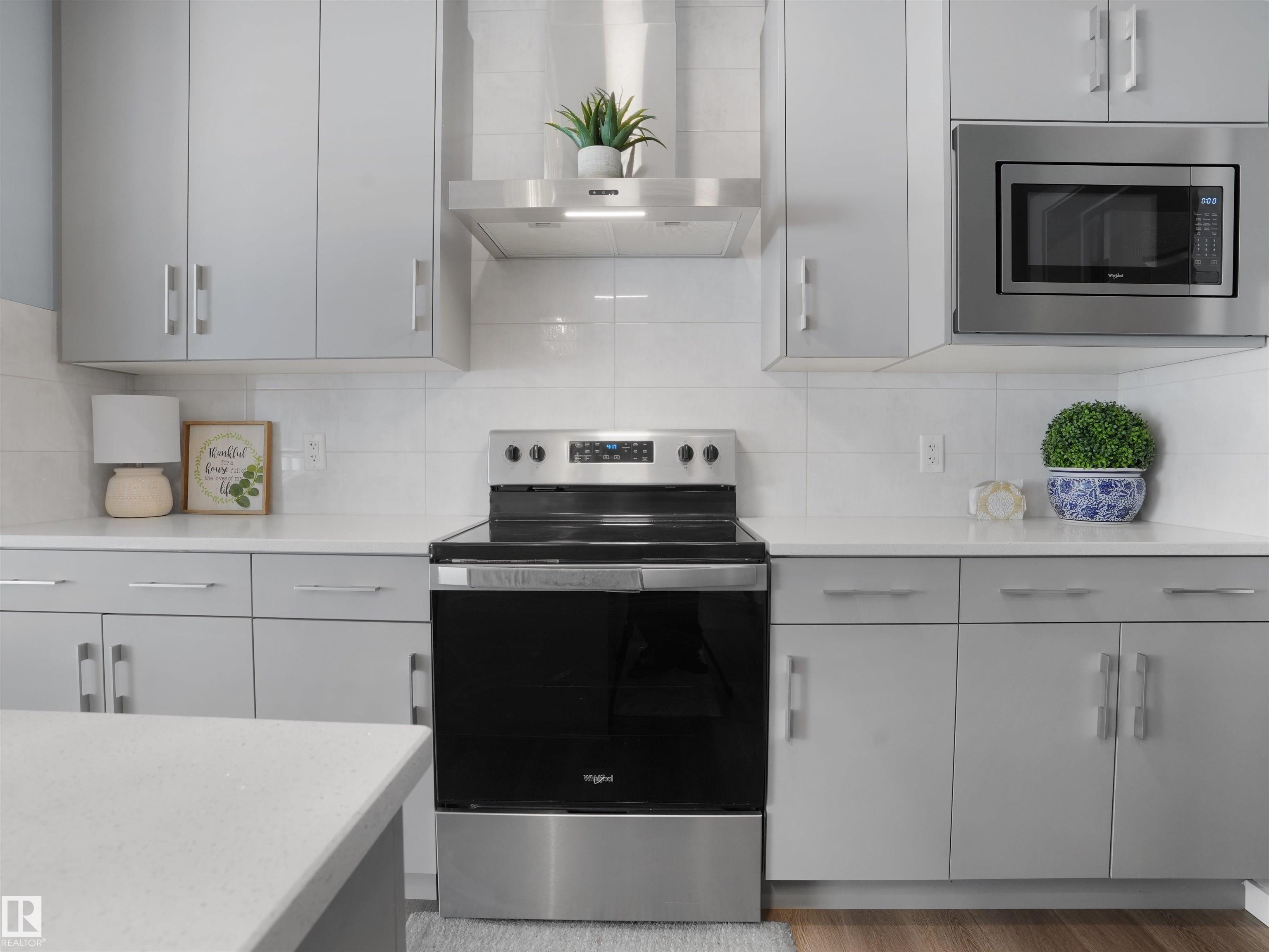 Photo 14 at 207 41 Avenue NW, Maple Crest, Edmonton