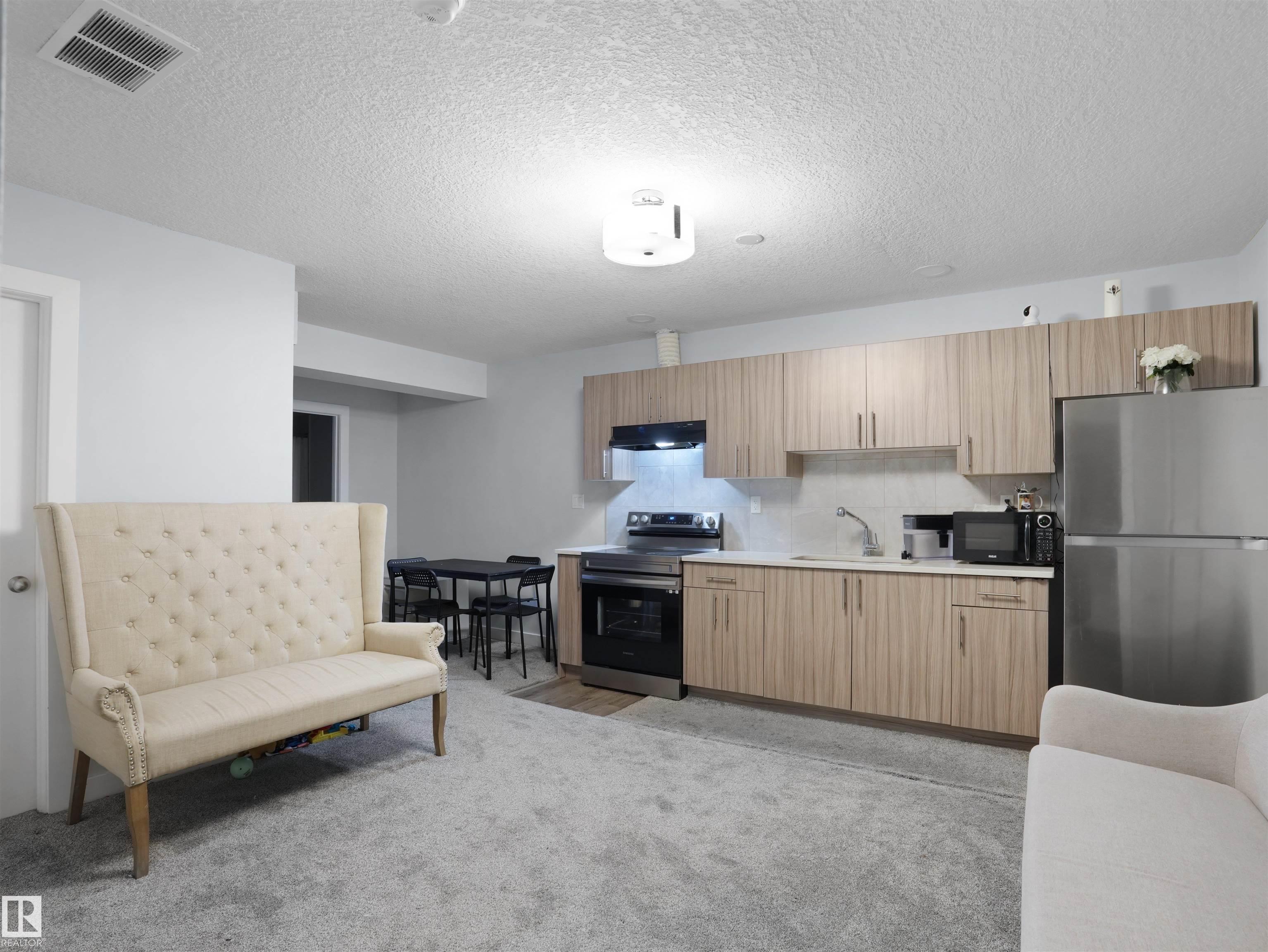 Photo 46 at 207 41 Avenue NW, Maple Crest, Edmonton