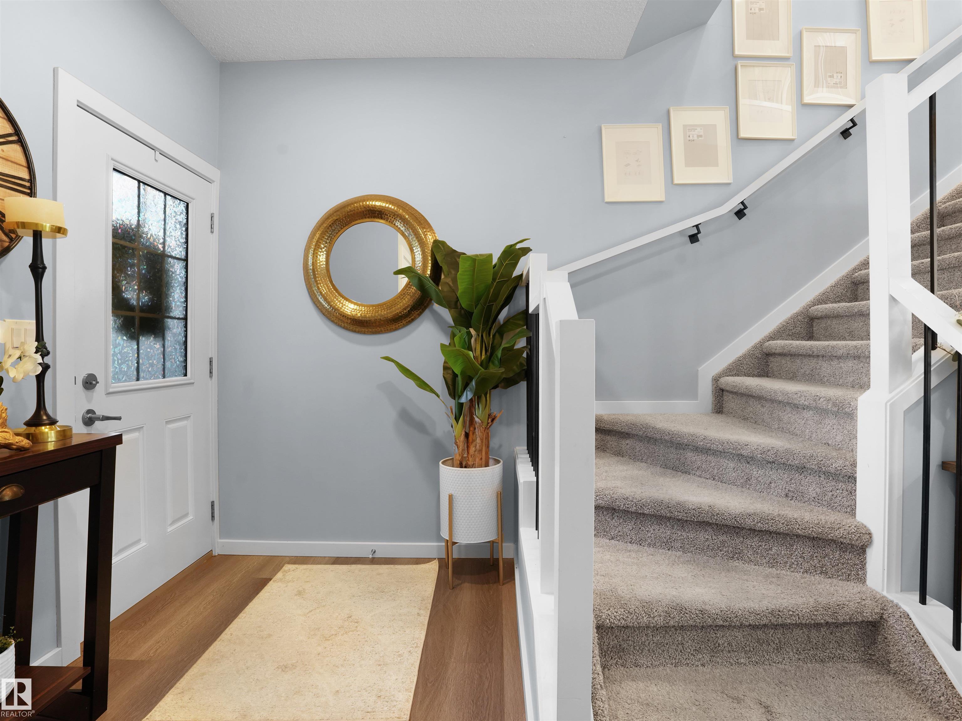 Photo 10 at 207 41 Avenue NW, Maple Crest, Edmonton