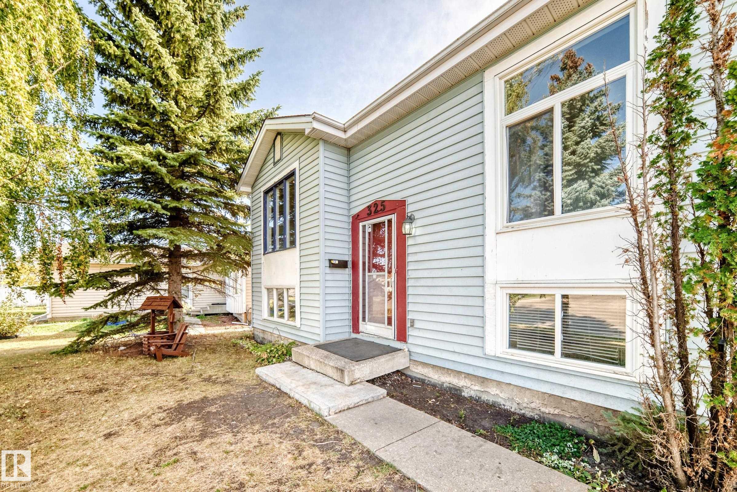 Photo 3 at 325 Warwick Road NW, Dunluce, Edmonton