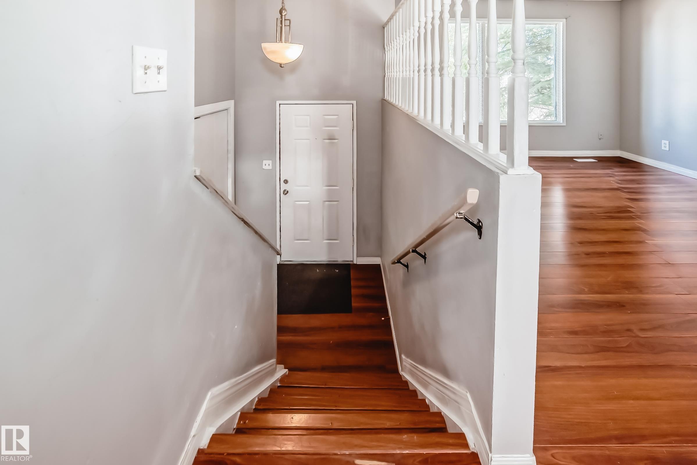 Photo 4 at 325 Warwick Road NW, Dunluce, Edmonton