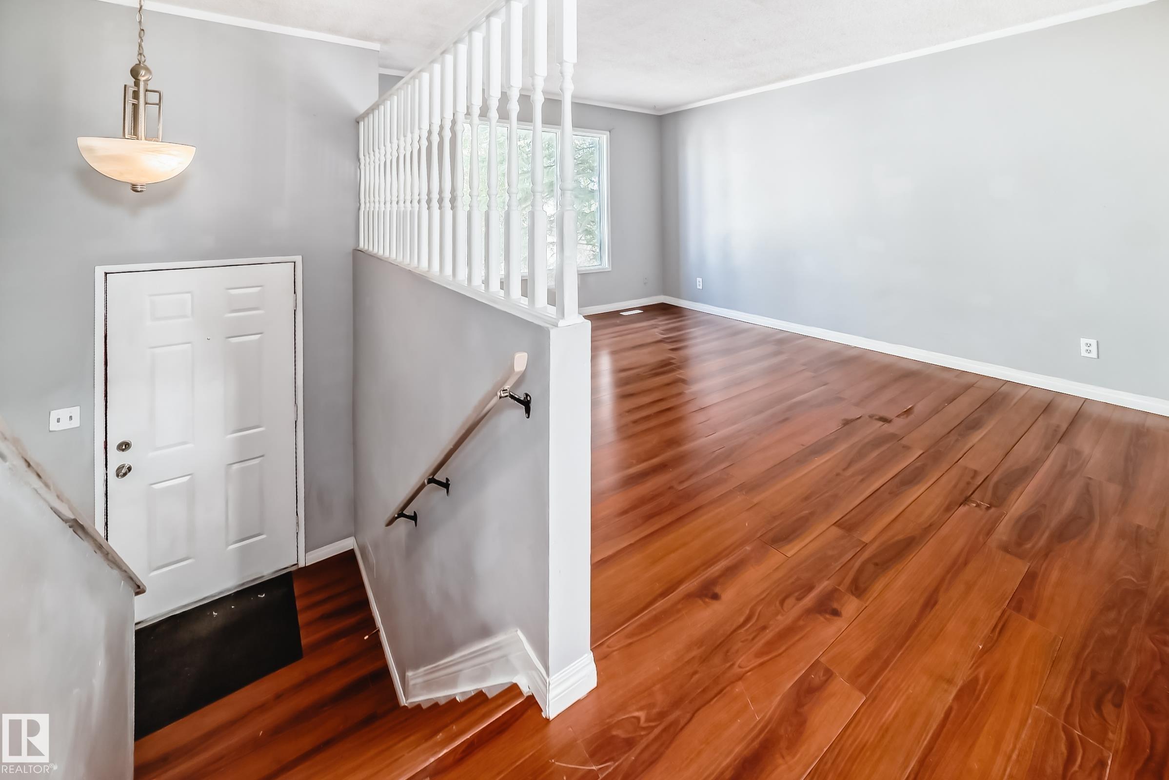 Photo 5 at 325 Warwick Road NW, Dunluce, Edmonton