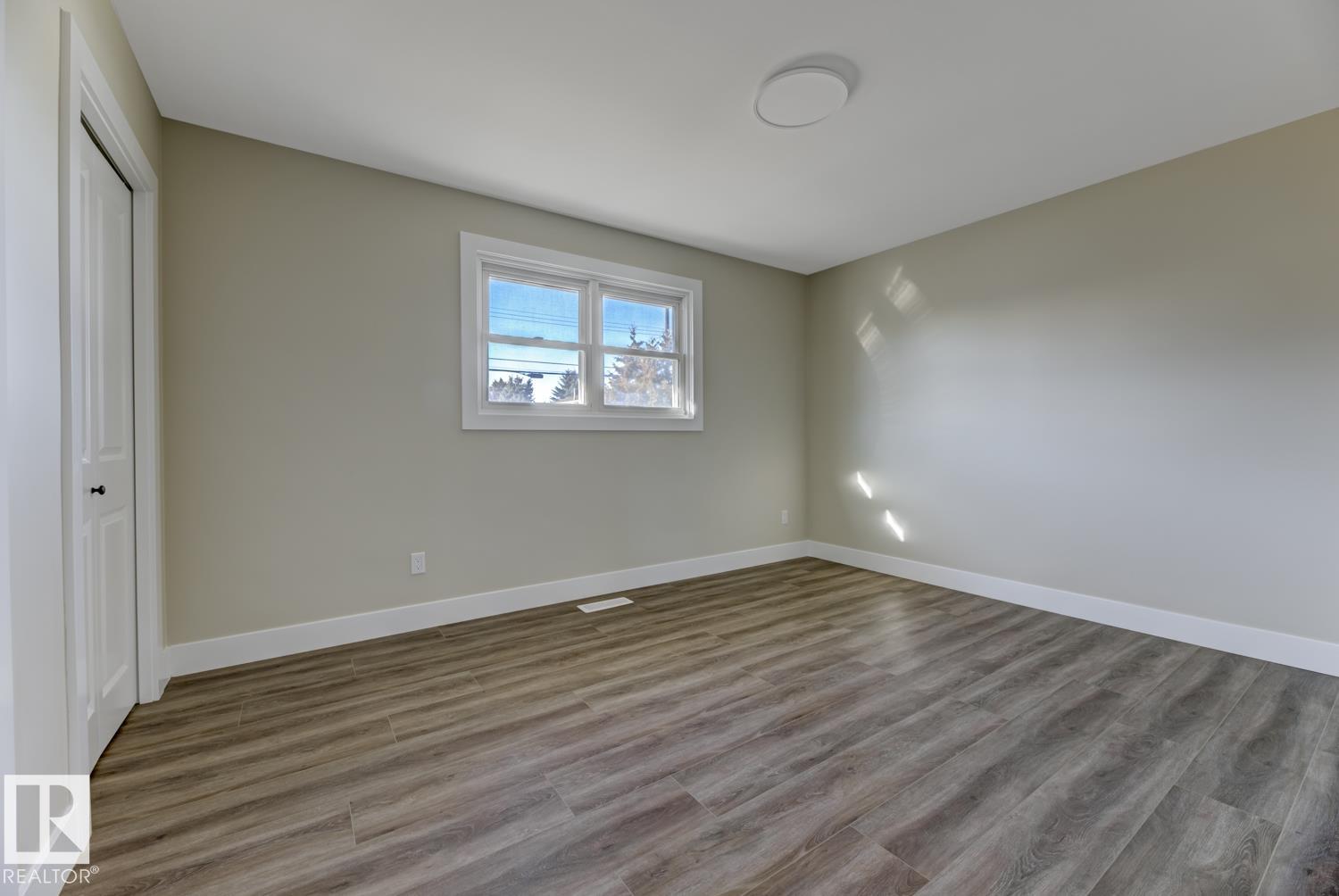 Photo 15 at 12904 95a Street NW, Killarney, Edmonton