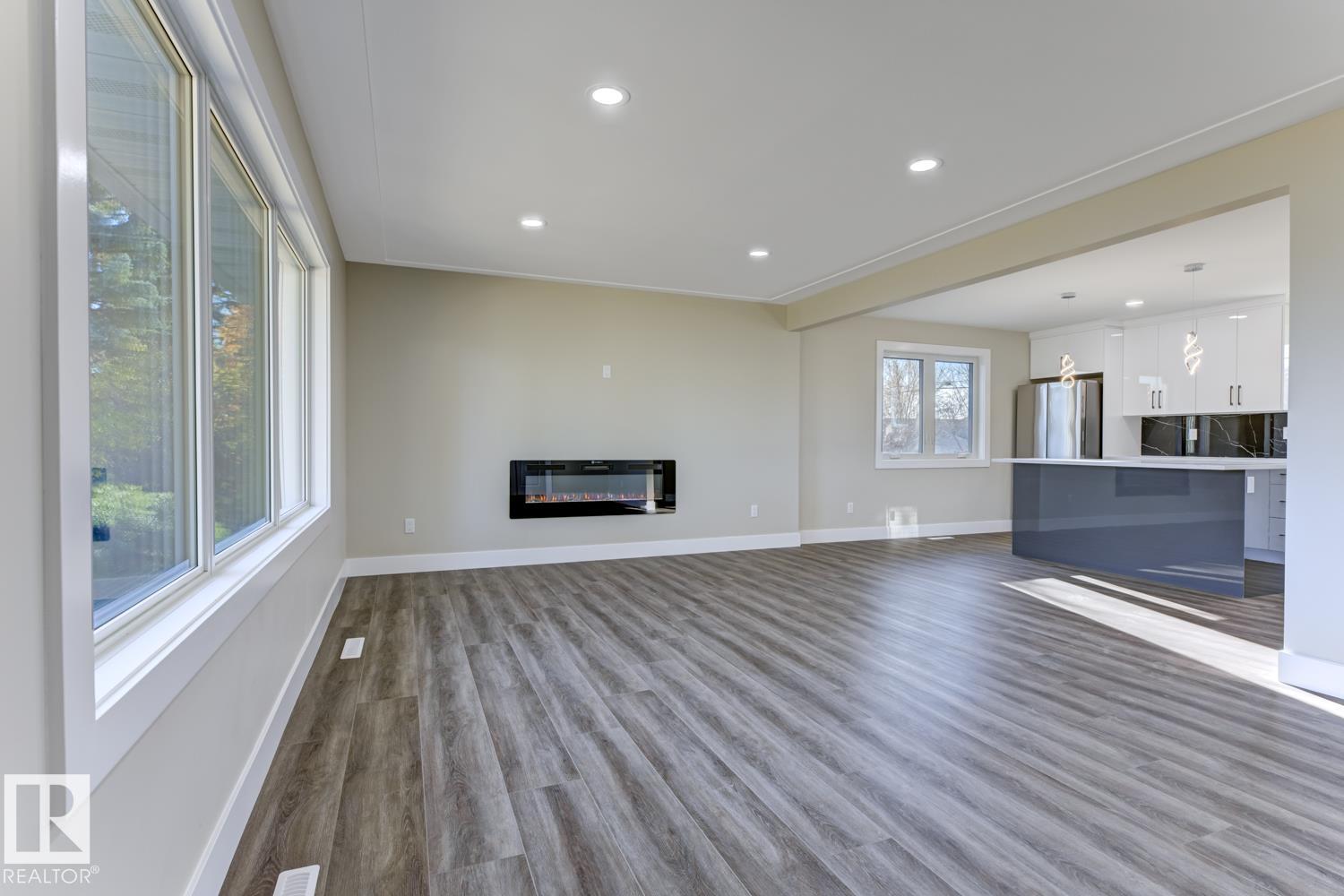 Photo 3 at 12904 95a Street NW, Killarney, Edmonton