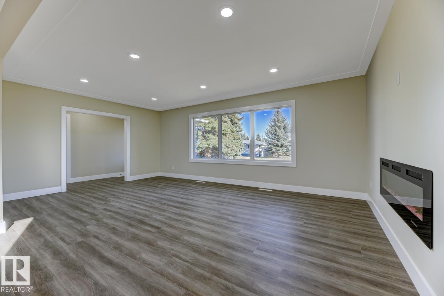 Photo 5 at 12904 95a Street NW, Killarney, Edmonton