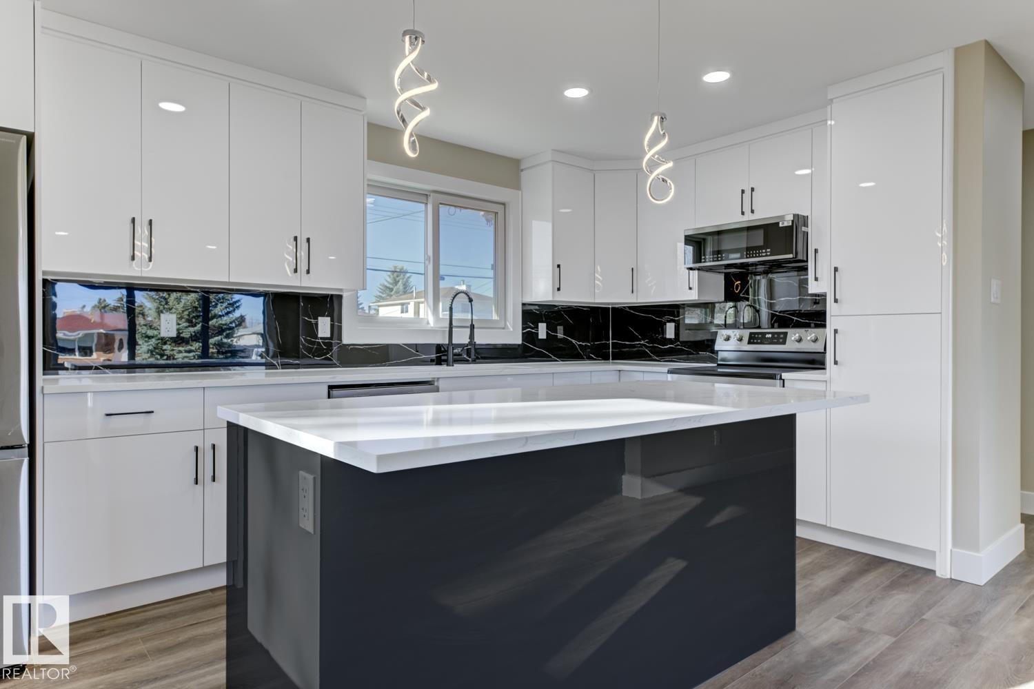 Photo 9 at 12904 95a Street NW, Killarney, Edmonton