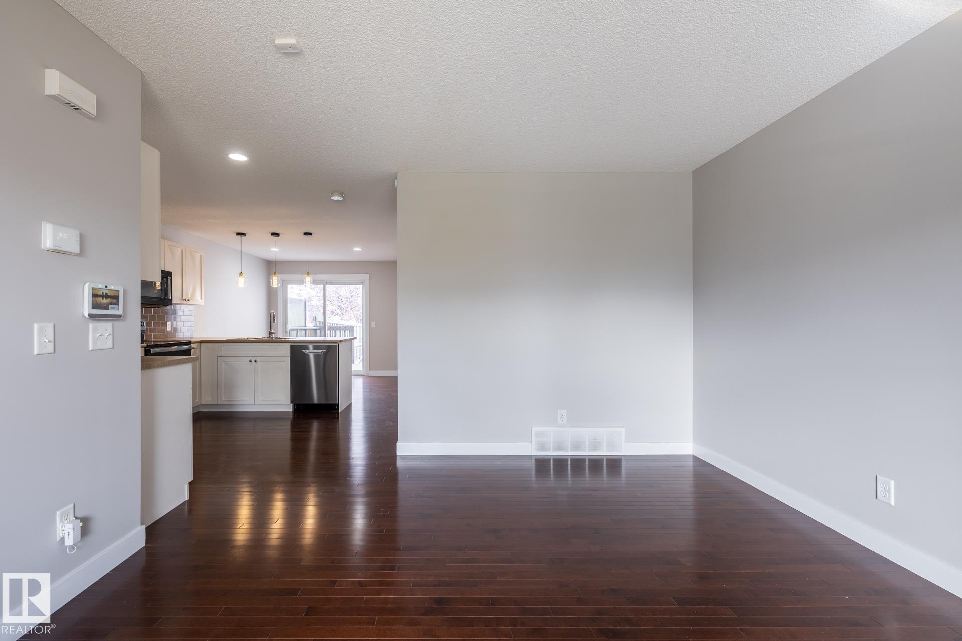 Photo 10 at 512 Chappelle SW, Chappelle Area, Edmonton