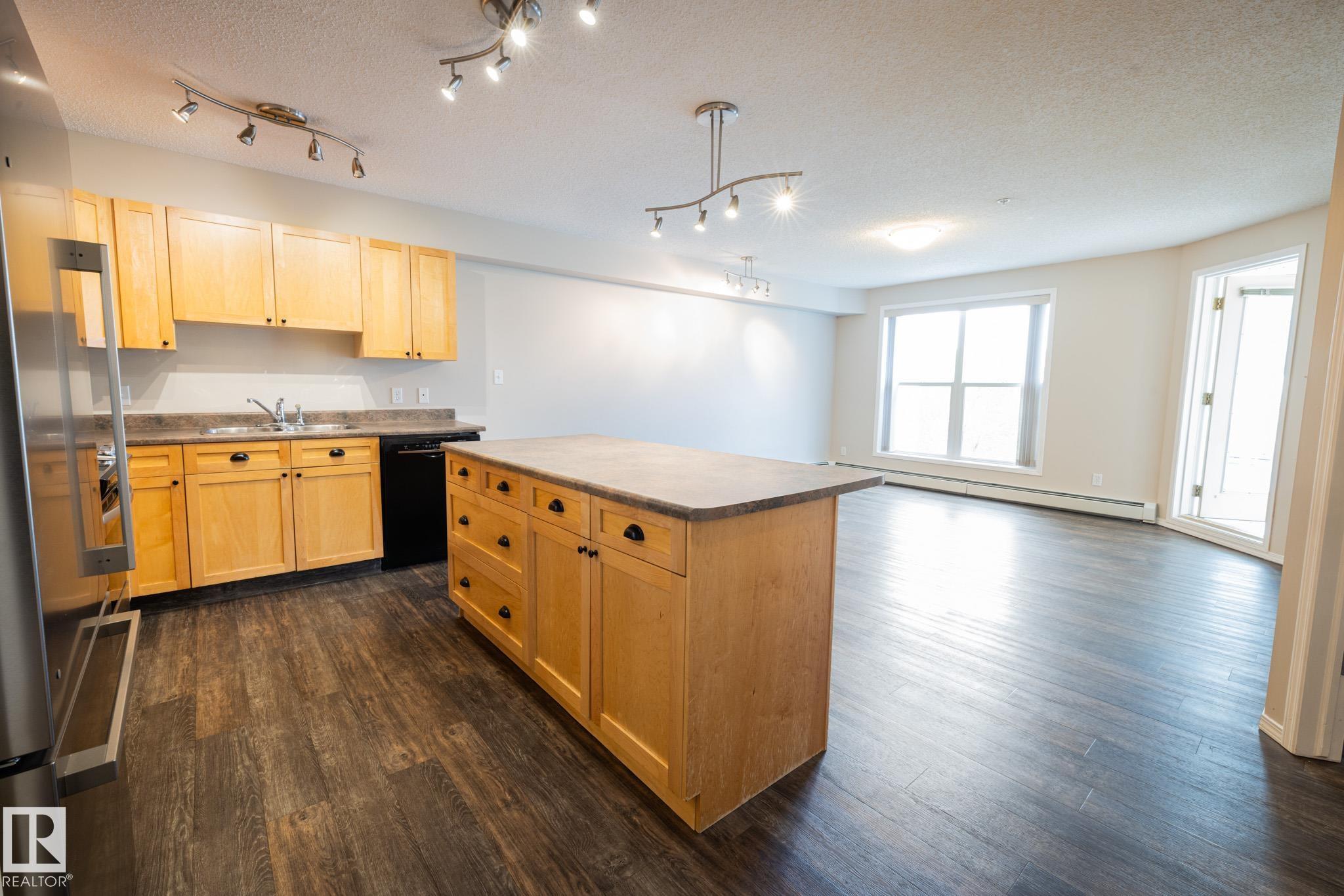 Photo 3 at 406 - 10311 111 Street NW, Downtown, Edmonton